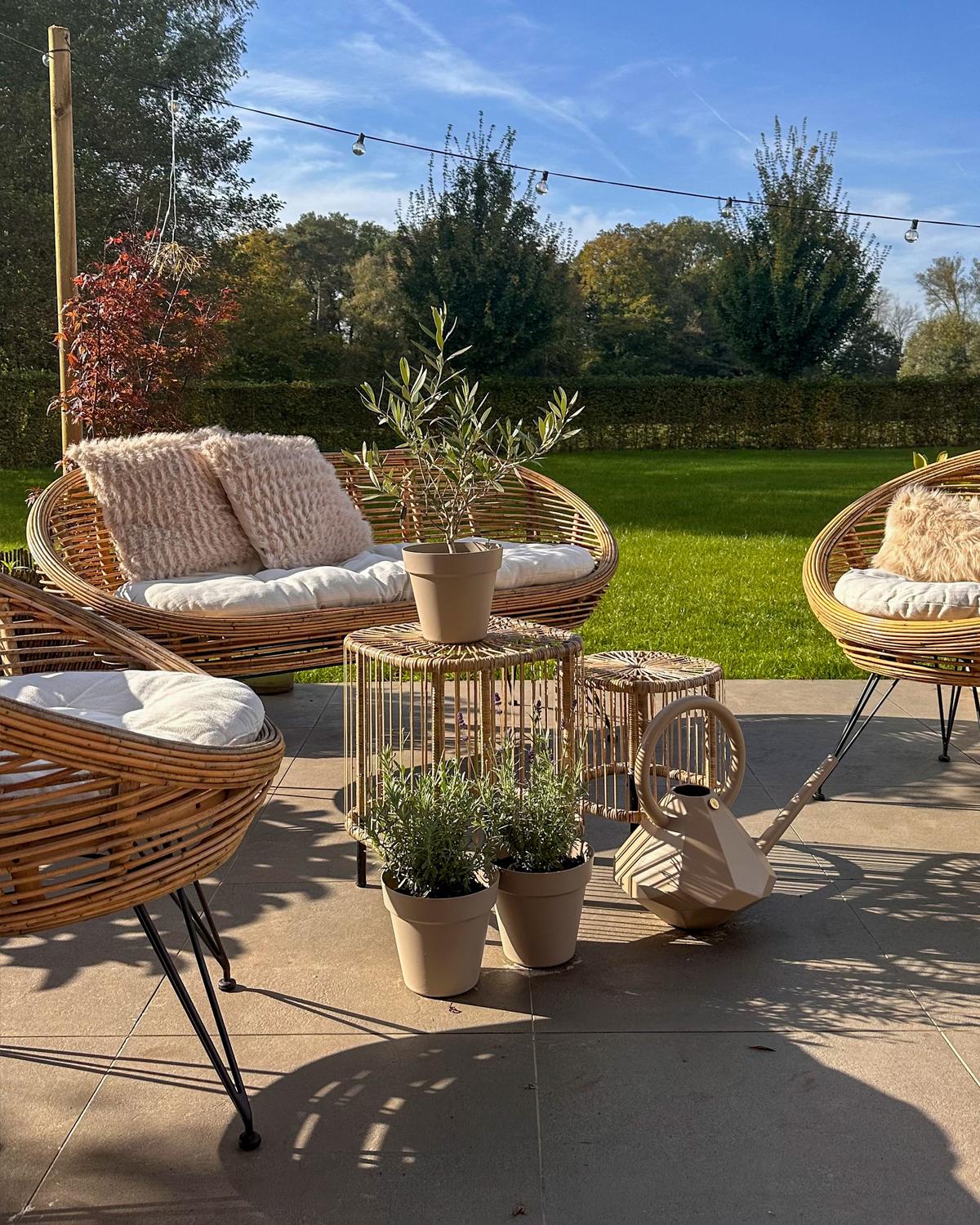 GARTEN Beistelltisch 2er Set Rattan natürlich quadratisch Cesenatico - Schwarz/Naturfarben, Naturmaterialen (40/40/50cm) - Beliani