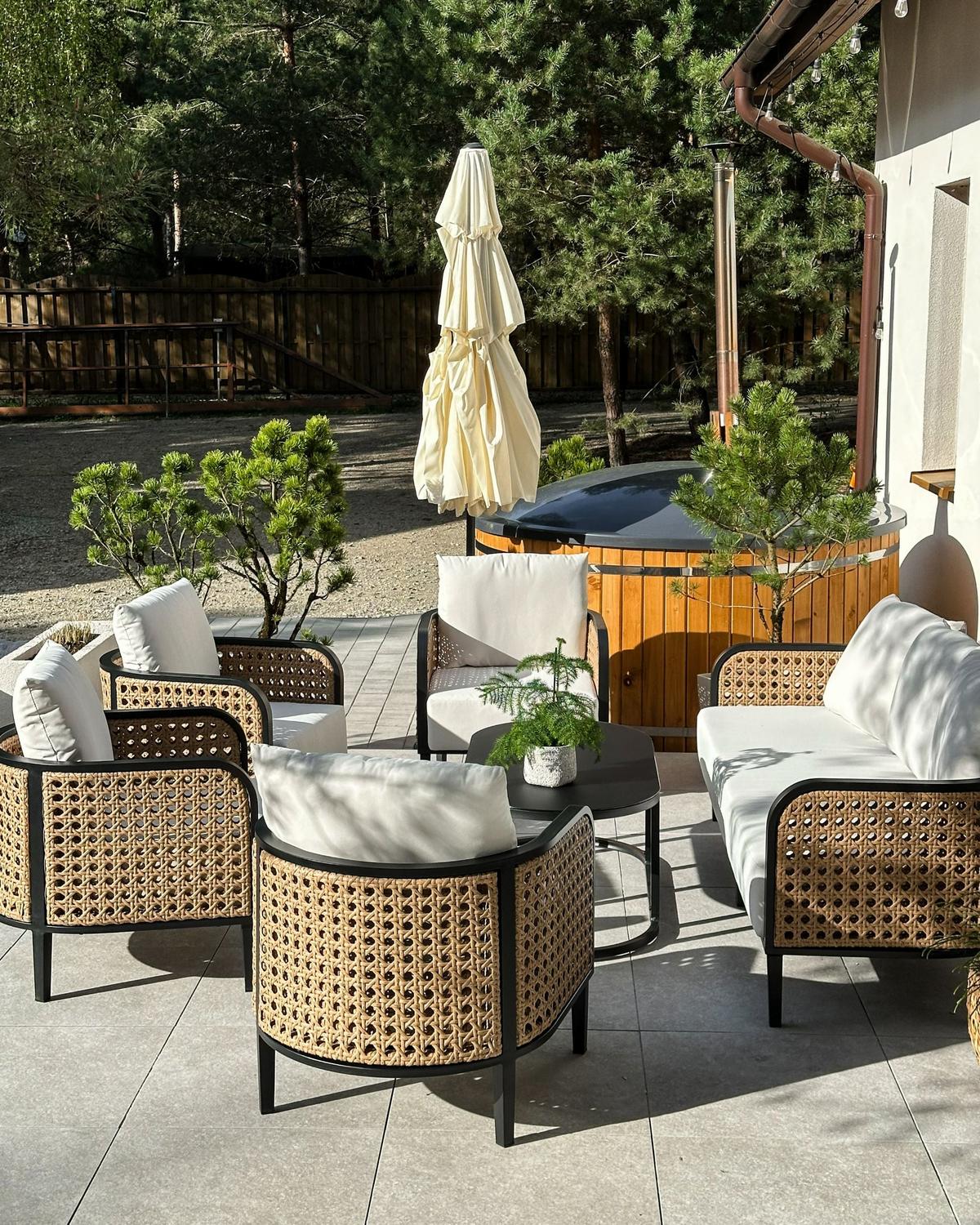 GARTENSTUHL Metall Weiß Montefalco - Schwarz/Weiß, Metall (71/87/74cm) - Beliani