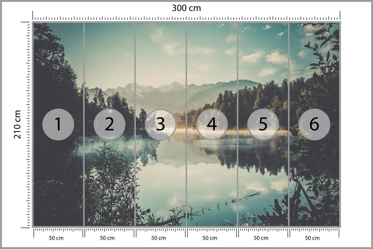 FOTOTAPETE für Esszimmer Bergsee Wald Bäume Nebel 300x210 - Türkis/Gelb, Papier (300/210cm) - Muralo