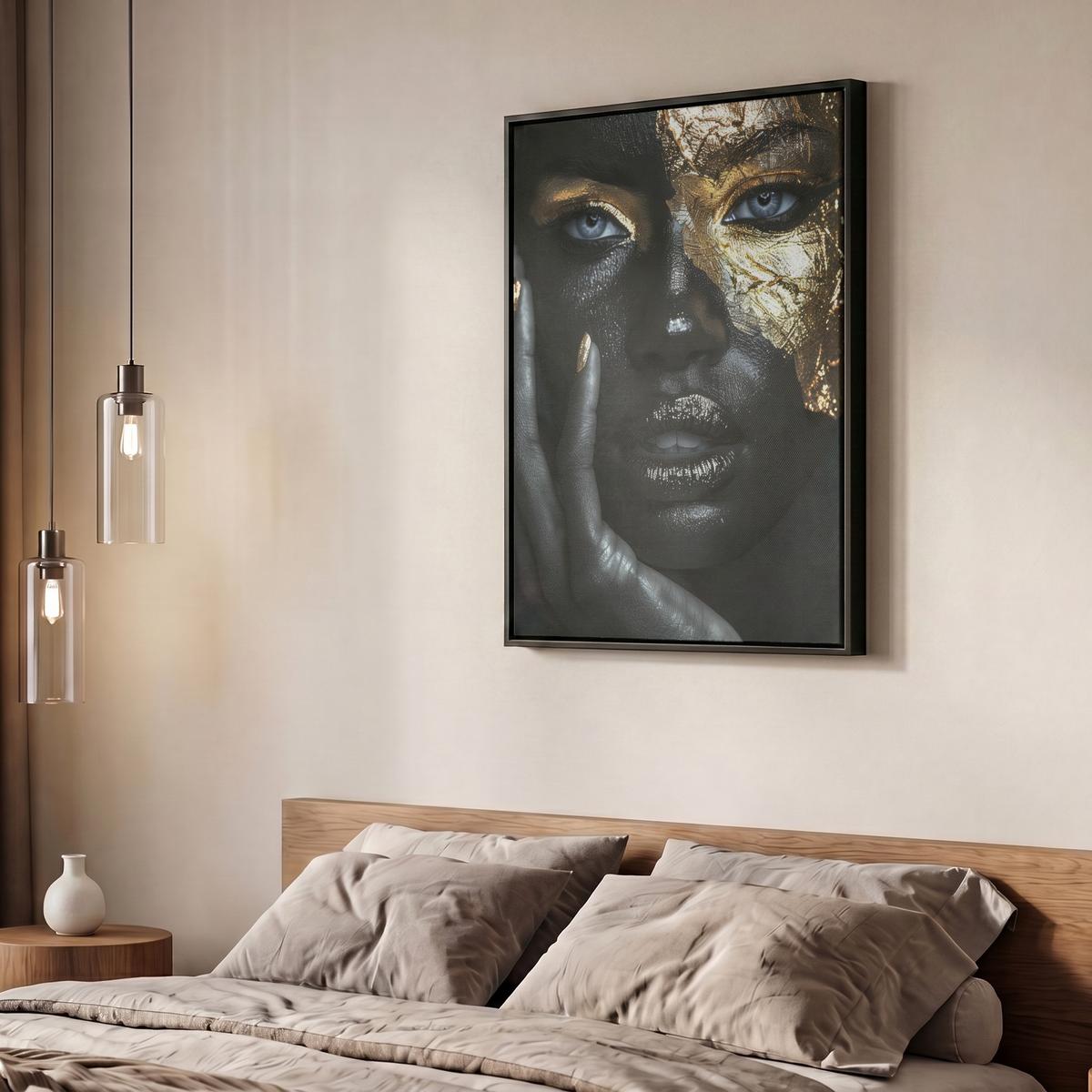 LEINWAND Bilder mit Rahmen - Frau - Gold - Porträt - Schwarz-Weiß - Luxus - 50x70 - Hellblau, Textil (50/70cm) - MuchoWow