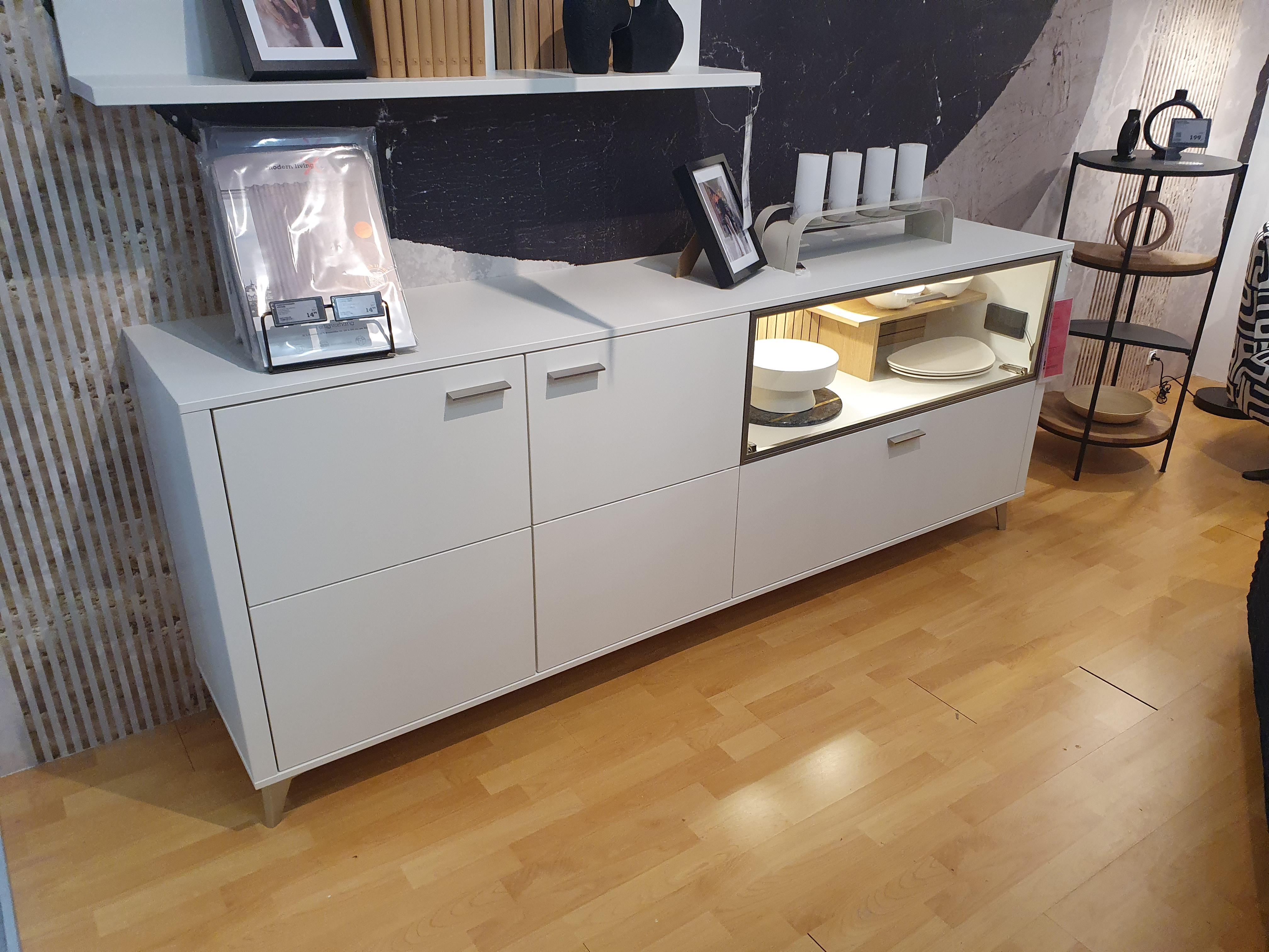 SIDEBOARD STUDIO 11
