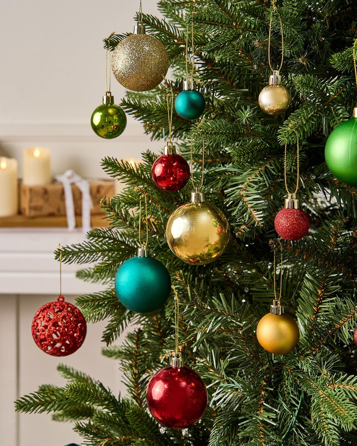 WEIHNACHTSKUGEL 100er Set Bunt Vanern - Goldfarben/Multicolor, Kunststoff (6/7/6cm) - Beliani