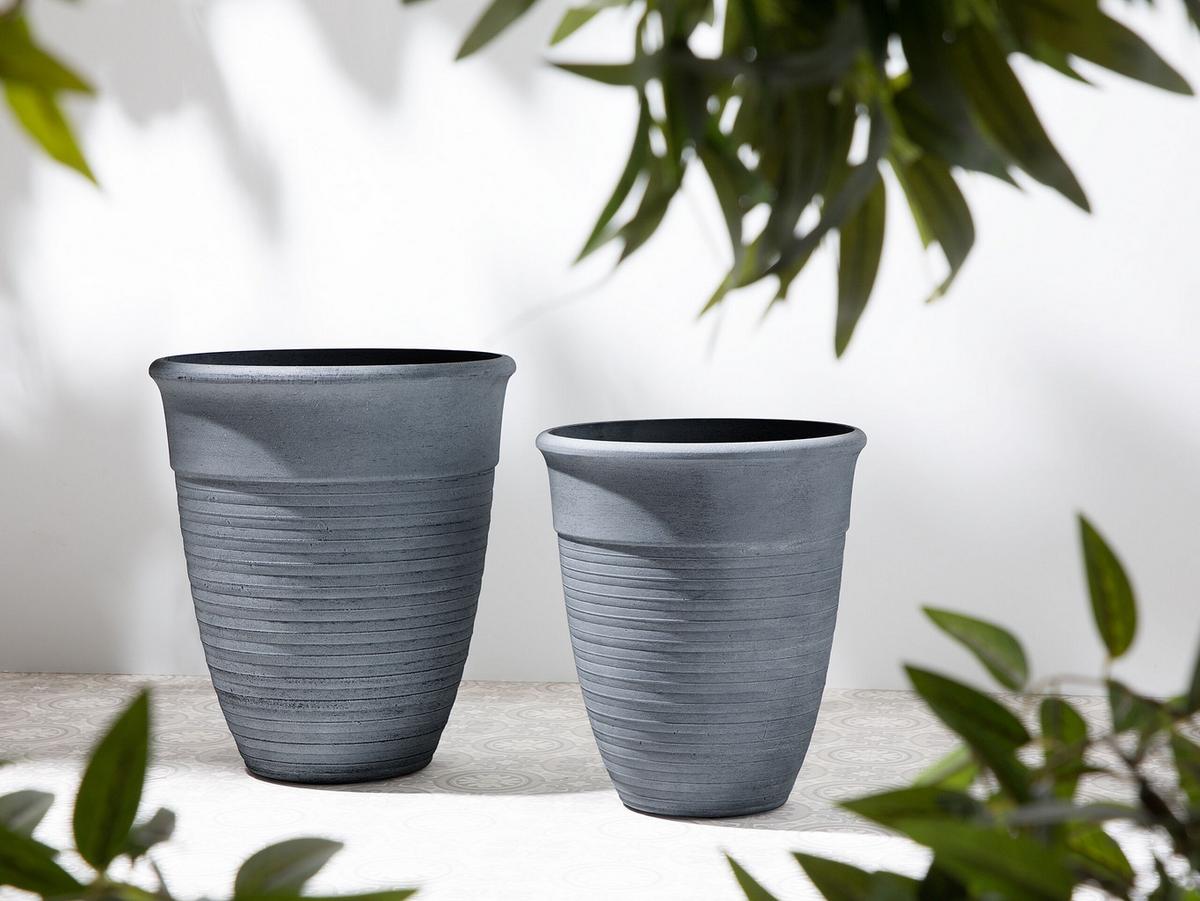 BLUMENTOPF 2er-Set grau rund 50/50/58 cm Katalima - Grau, Stein (58cm) - Beliani