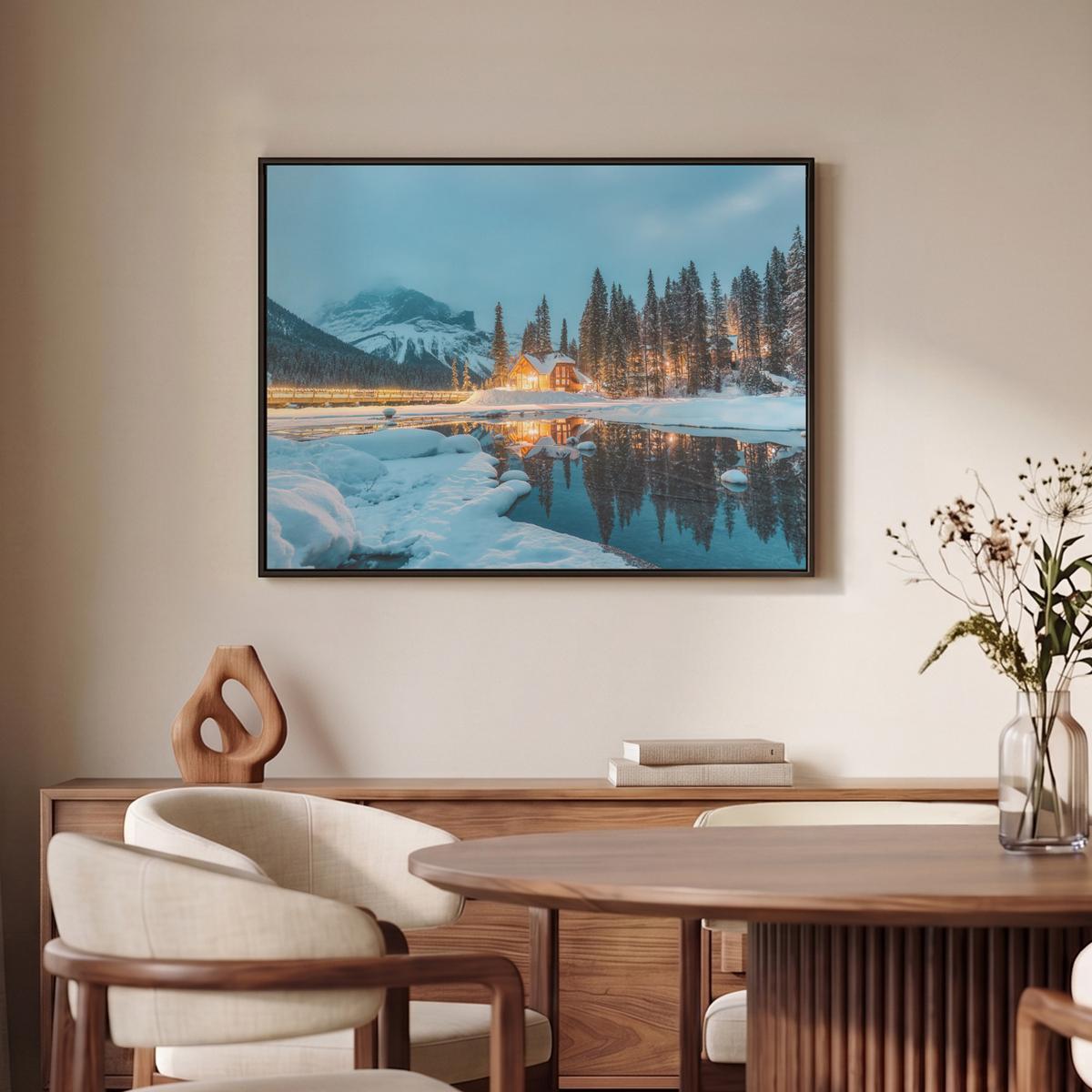 LEINWAND Bilder mit Rahmen - Winterlandschaft - Natur - Haus - Berge - Schnee - 70x50 - Hellblau, Textil (70/50cm) - MuchoWow