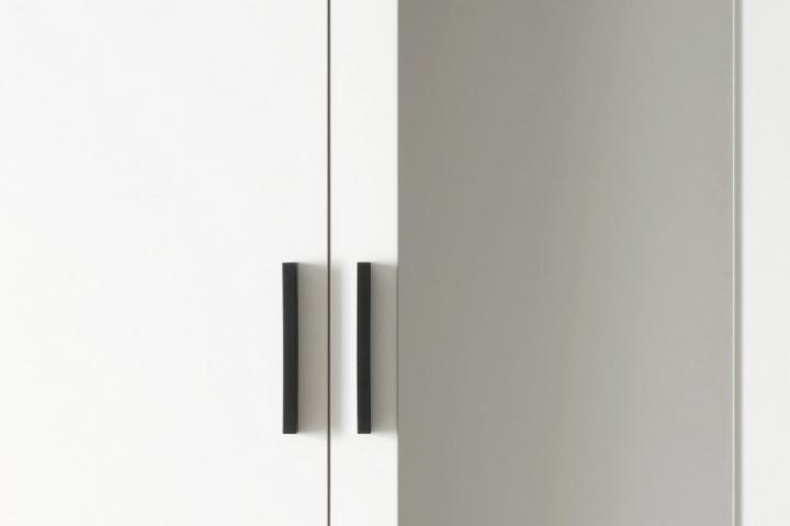 Kleiderschrank weiß eichefarbe 4 Drehtüren 2 Spiegeln 1 Kleiderstange 2 Einlegeböden Griffleiste Schwarz Kunststoff