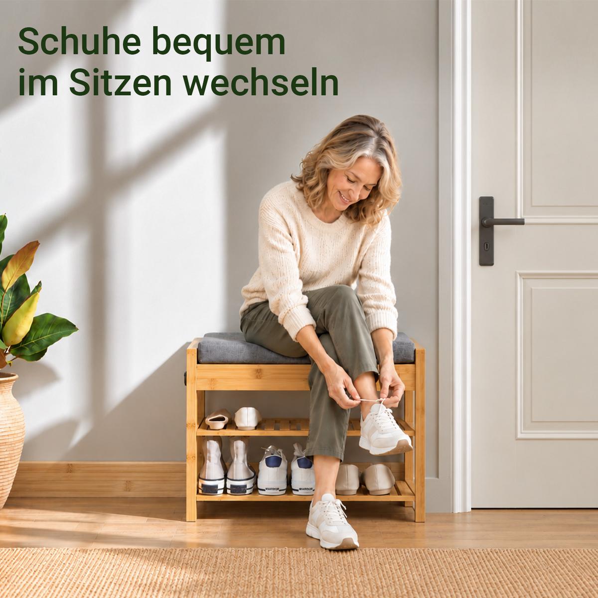 SCHUHBANK aus Bambus, 55 x 46 x 30 cm, mit Sitzkissen und Seitenschublade, 2 Schuhablagen, Natur - Naturfarben, Holz (55/46/30cm) - SoBuy