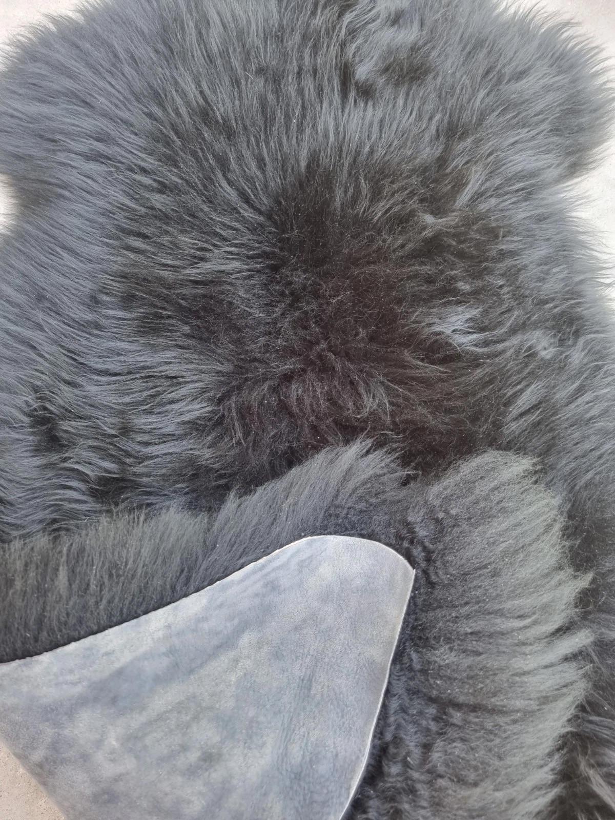 SCHAFFELL Premium Lammfell Natur ungeschoren weiche Wolle Schwarz dyed ca. 115 cm - Schwarz, Fell (65/115cm) - Provellus