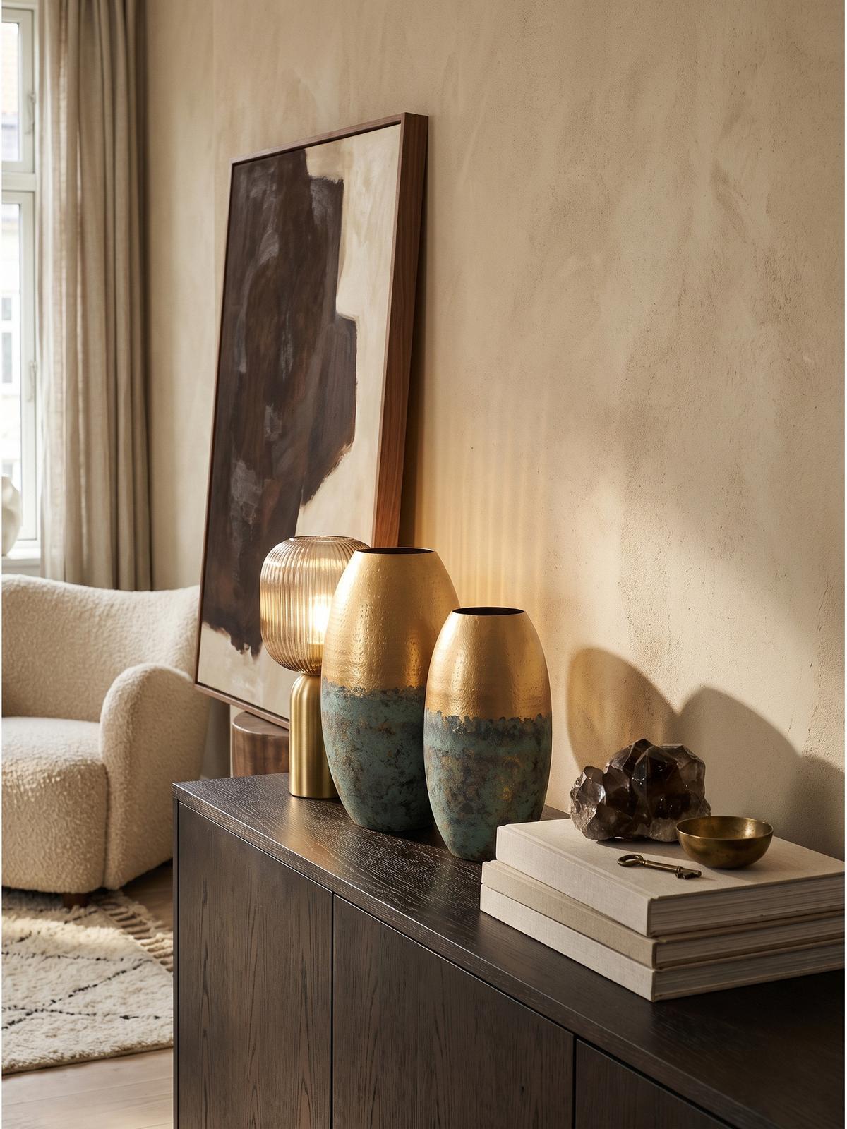 VASEN 2er-Set ENZ, Aluminium, handgefertigt, Grün-Gold, Ø 25 x 47 cm - Grün, Metall (47cm) - KADIMA DESIGN
