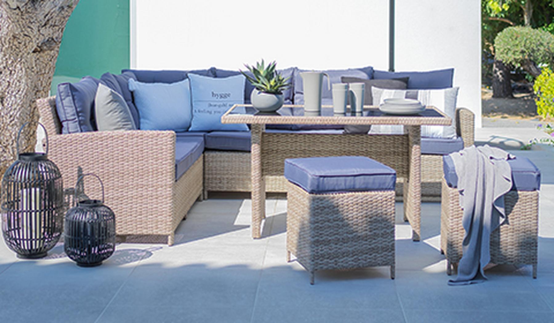 Gartenmöbelmaterialien im Vergleich mömax