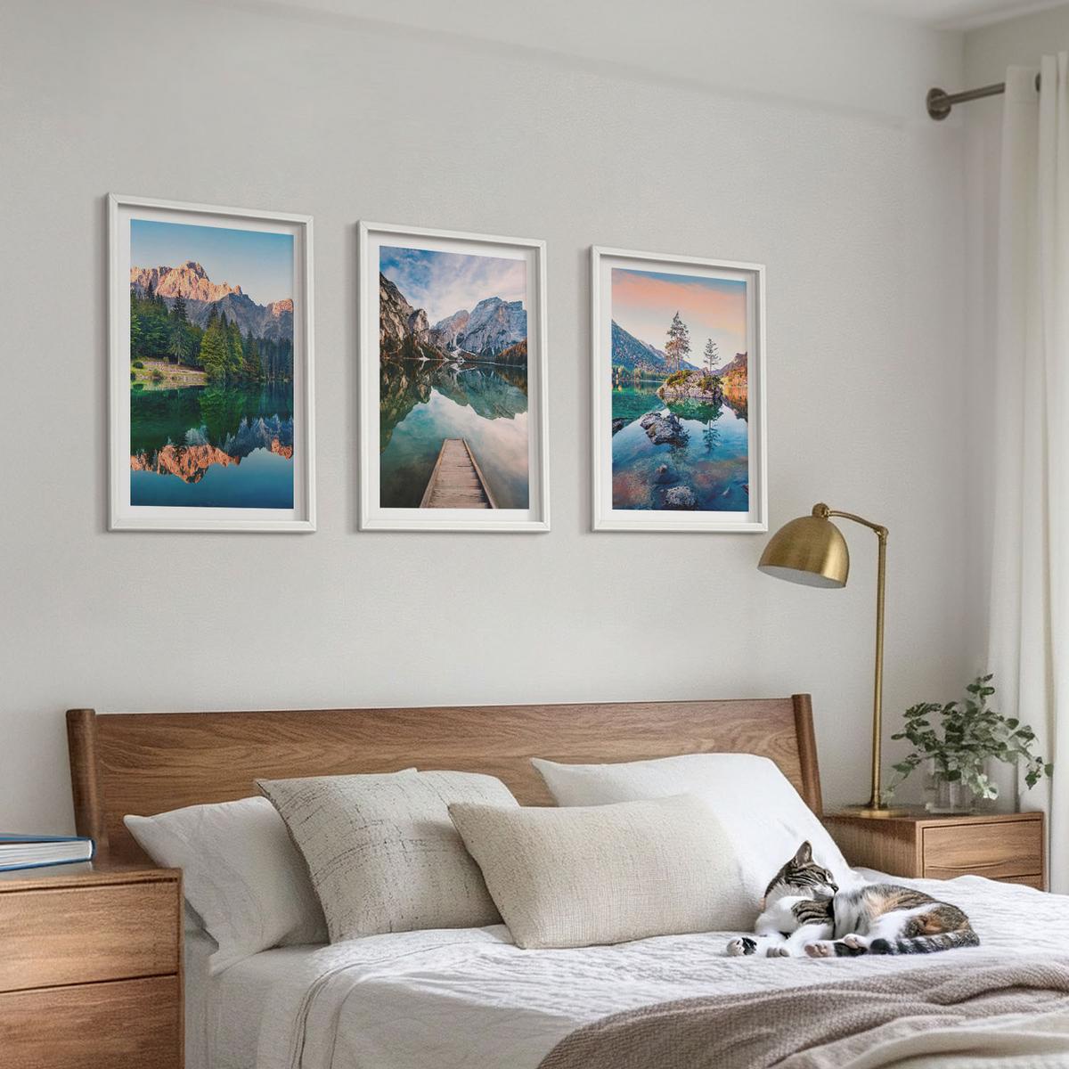 BILDER SET 3er Set - 40x60 cm Weißer Rahmen - Spiegelung des Waldes in Bergseen - Weiß, Kunststoff (40/60cm) - TULUP