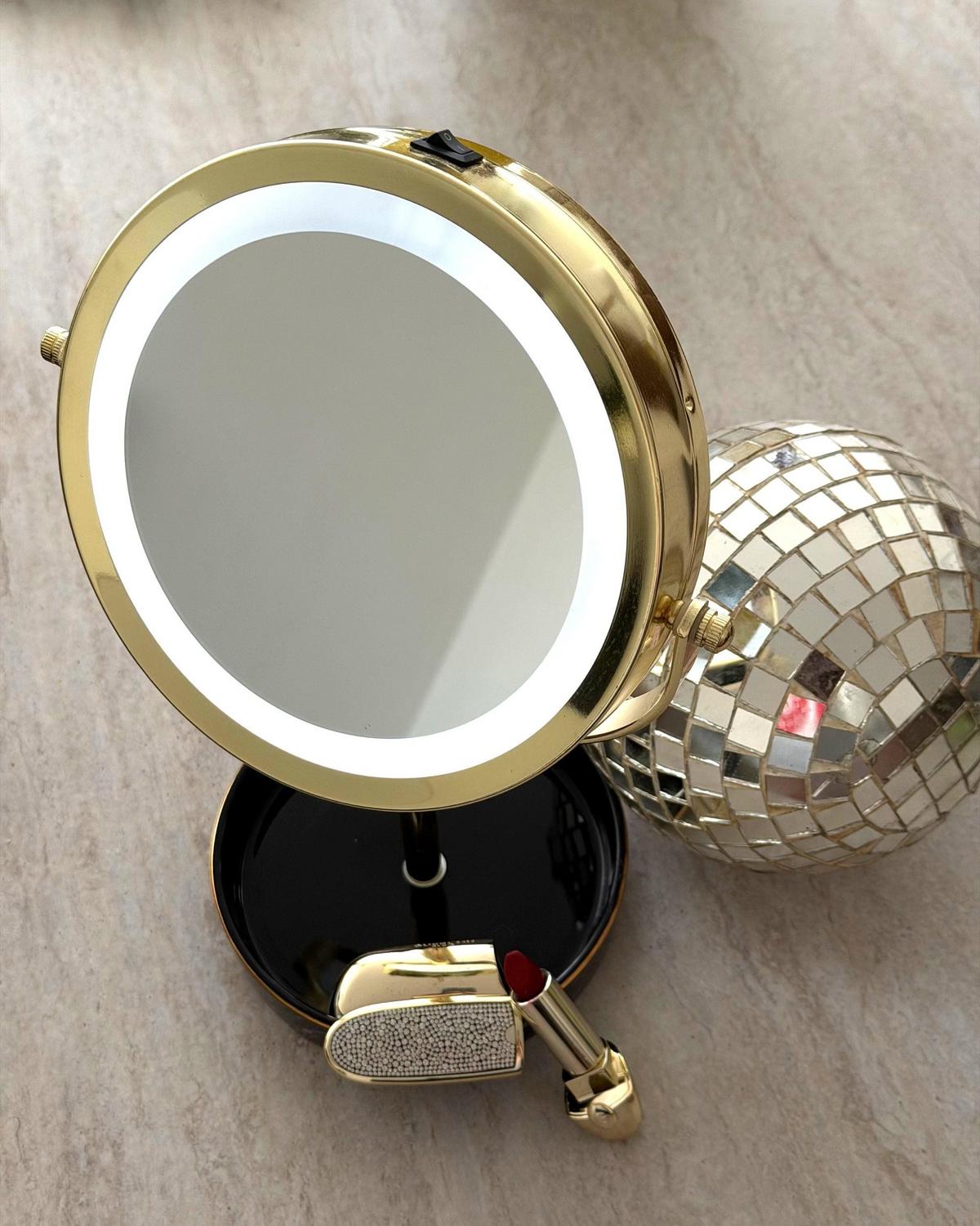 KOSMETIKSPIEGEL gold/schwarz mit LED-Beleuchtung 26 cm Savoie - Goldfarben/Schwarz, Metall (20/34/15cm) - Beliani
