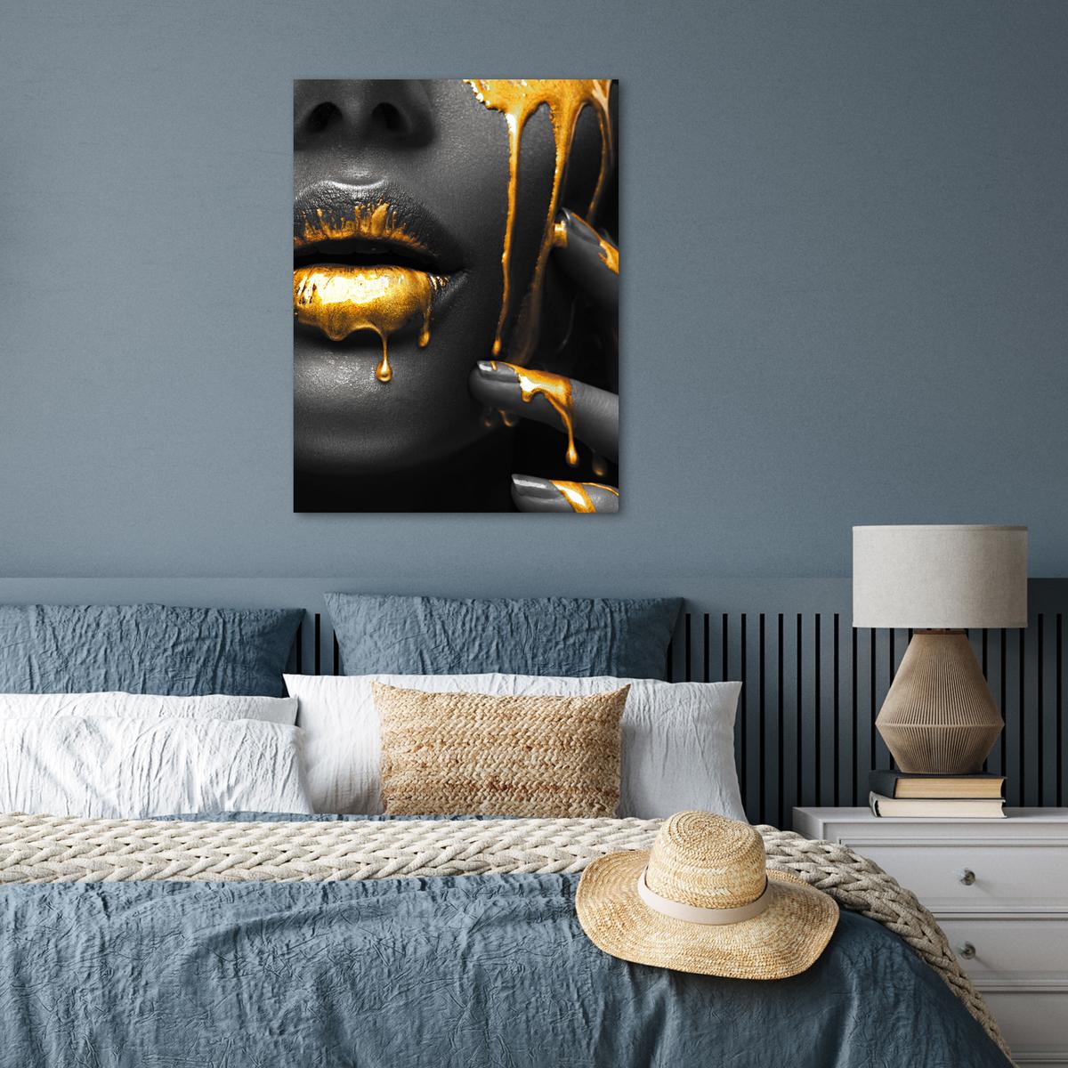 POSTER Frau - Schwarz - Gold - Gesicht - Lippen Deko Wohnzimmer 60x80 cm - Goldfarben, Papier (60/80/0.1cm) - MuchoWow