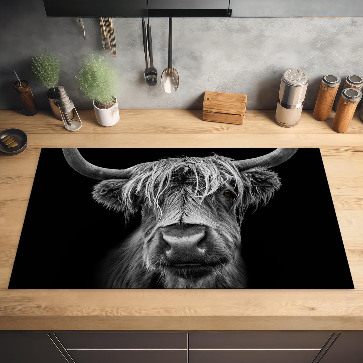 HERDABDECKPLATTE Schottischer Highlander - Hörner - Schwarz - Weiß - Kuh - Wild - Tiere Ceranfeldabdeckung 90x52 cm - Schwarz, Kunststoff (90/52/0.2cm) - MuchoWow