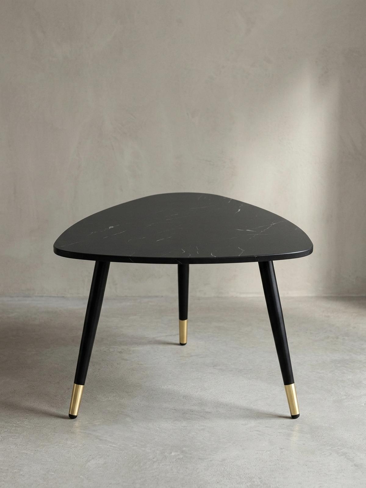 COUCHTISCH mit Marmor Optik, Dreibein, Metall-Gestell, Dreieckig, Schwarz 90x60x41 cm - Schwarz, Holzwerkstoff/Metall (60/90/41cm) - KADIMA DESIGN