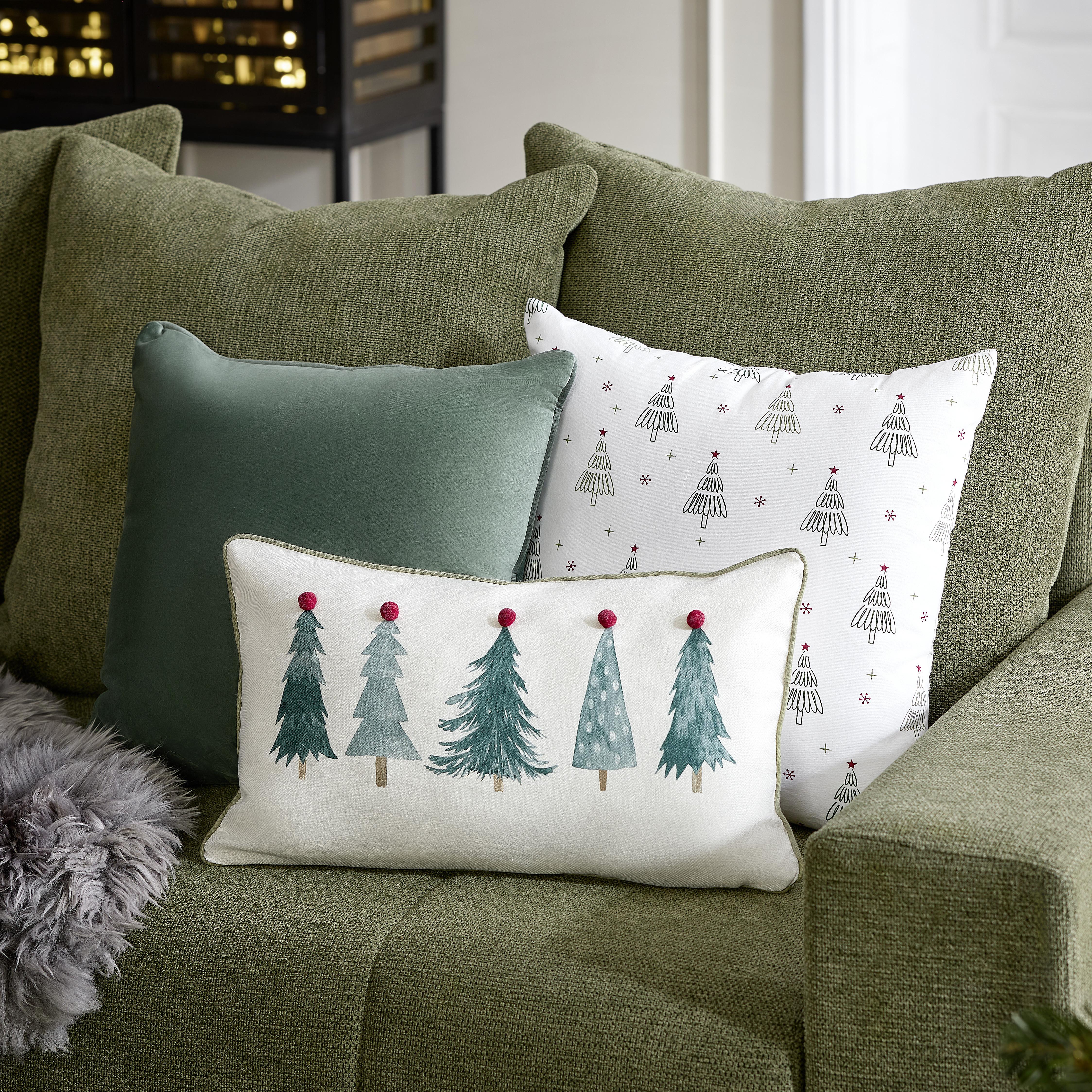 Tradícionális karácsonyi dekoráció a nappaliban 2. kép