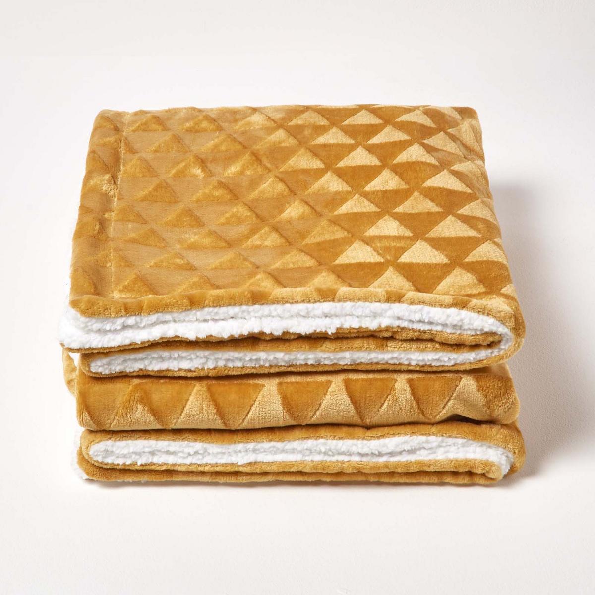 KUSCHELDECKE Sherpa 160/200 cm, Samtdecke mit Dreieckmuster - Dunkelgelb, Textil (160/200cm) - Homescapes