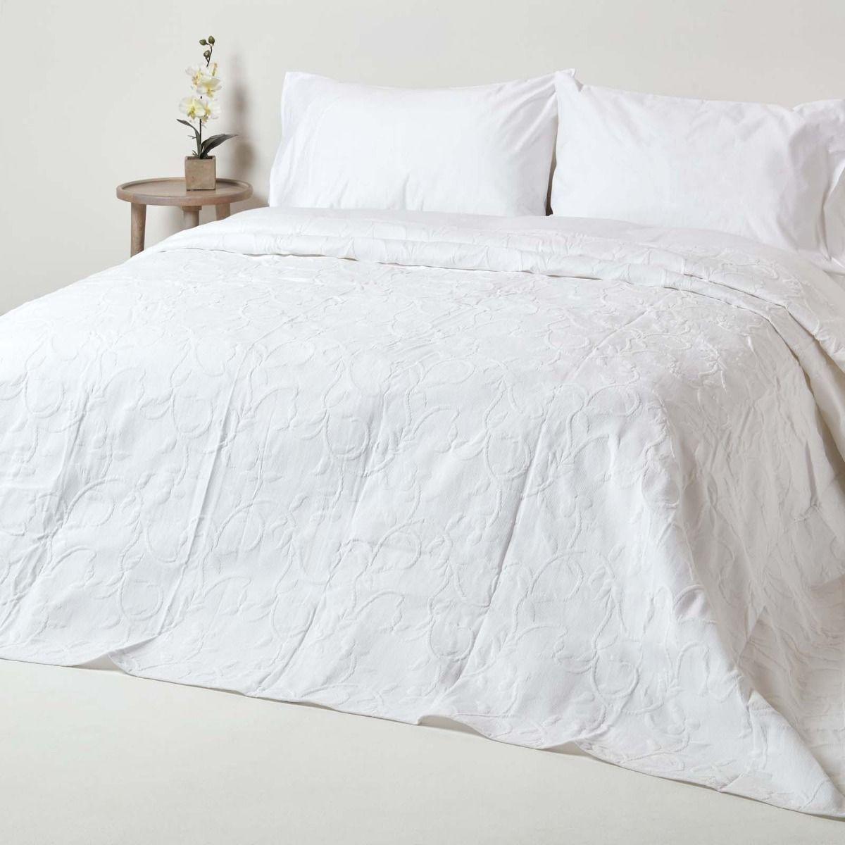 TAGESDECKE Matelassé 260/260 cm, floral gemustert - Weiß, Textil (260/260cm) - Homescapes