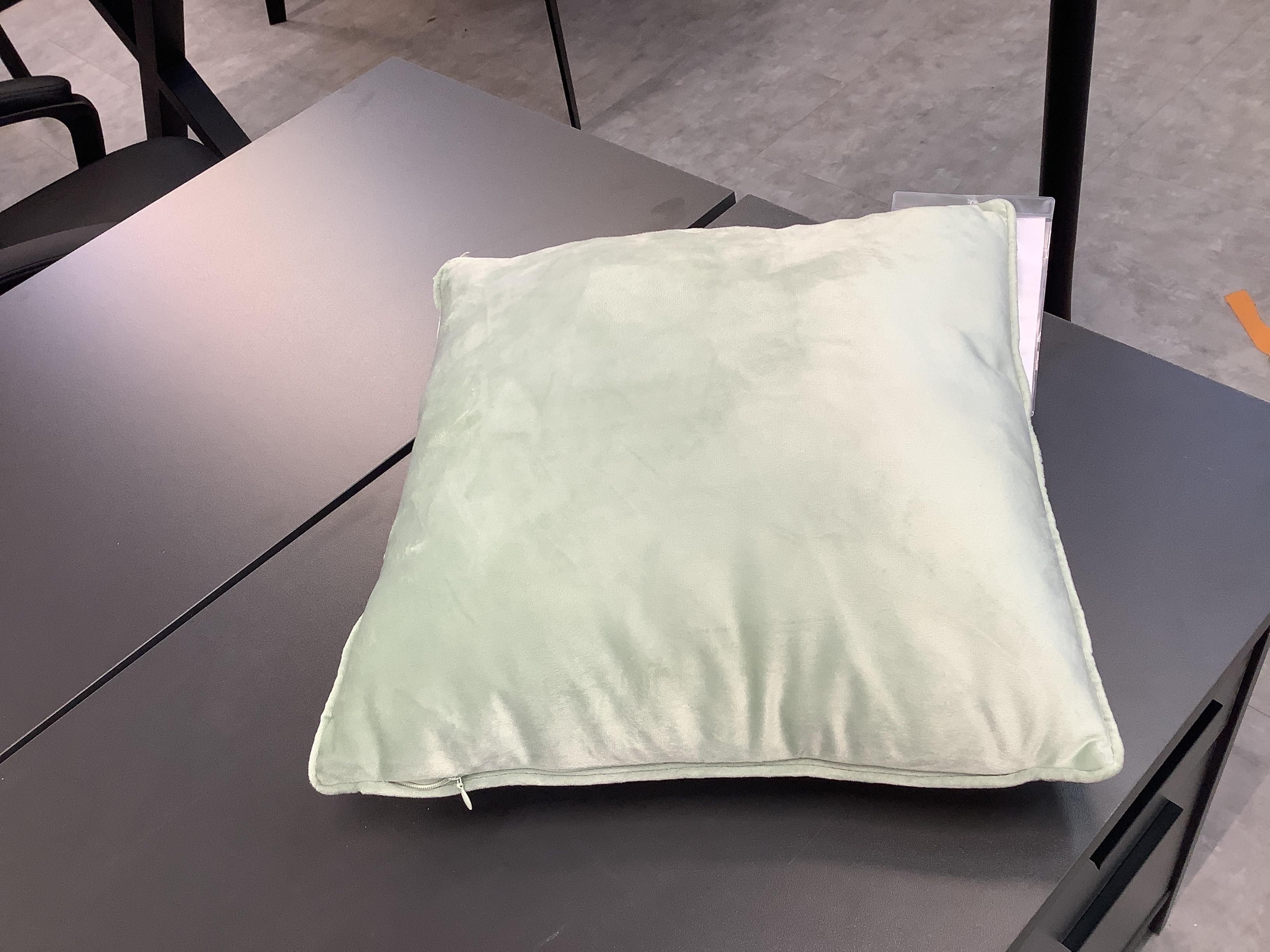 Csepel outlet Díszpárna Viola