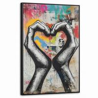 LEINWAND Bilder mit Rahmen - Hände - Herz - Straßenkunst - Graffiti - 60x90 - Multicolor, Textil (60/90cm) - MuchoWow