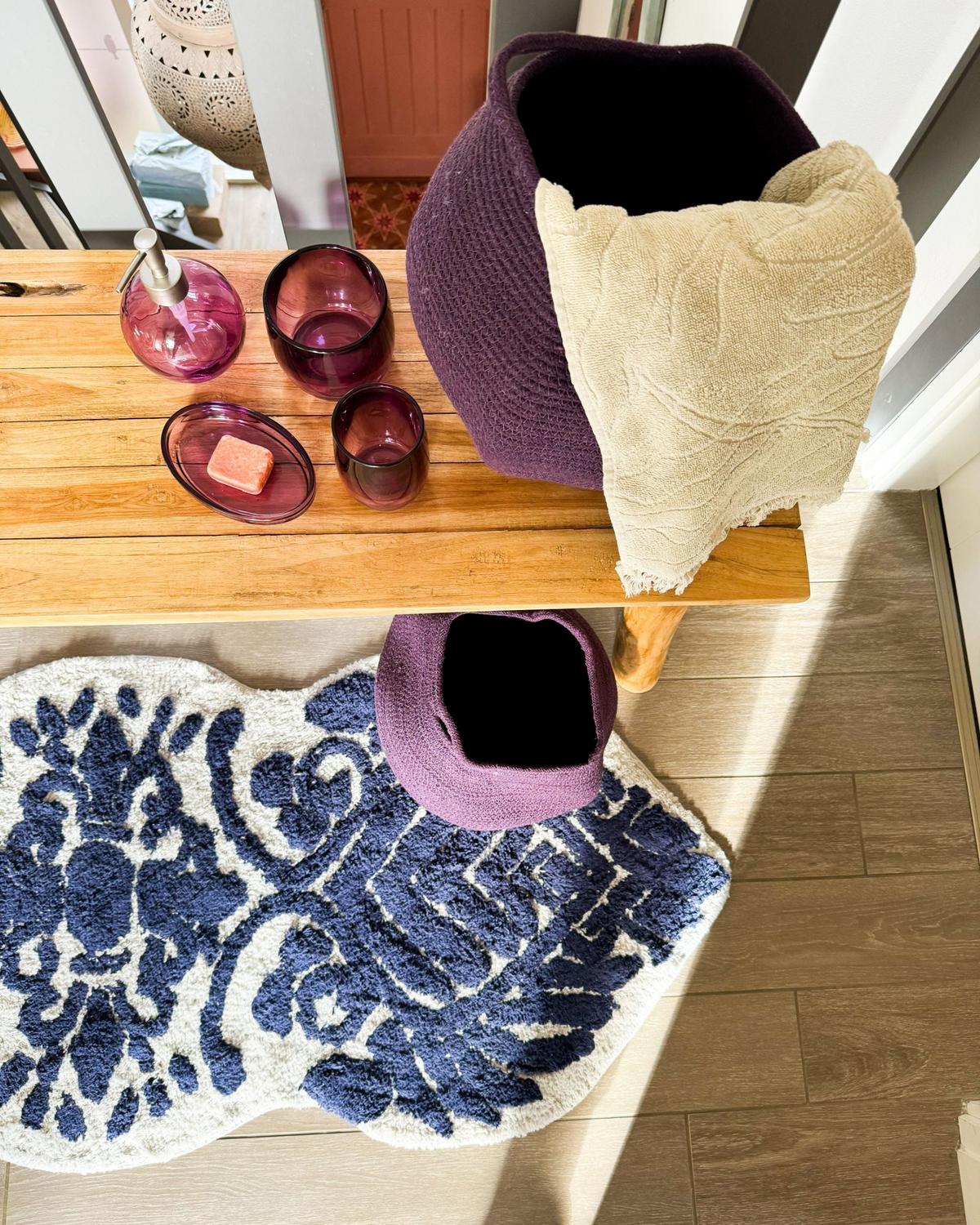 BADEMATTE Blau 150 x 60 cm Canbar - Blau/Weiß, Textil (150/60cm) - Beliani
