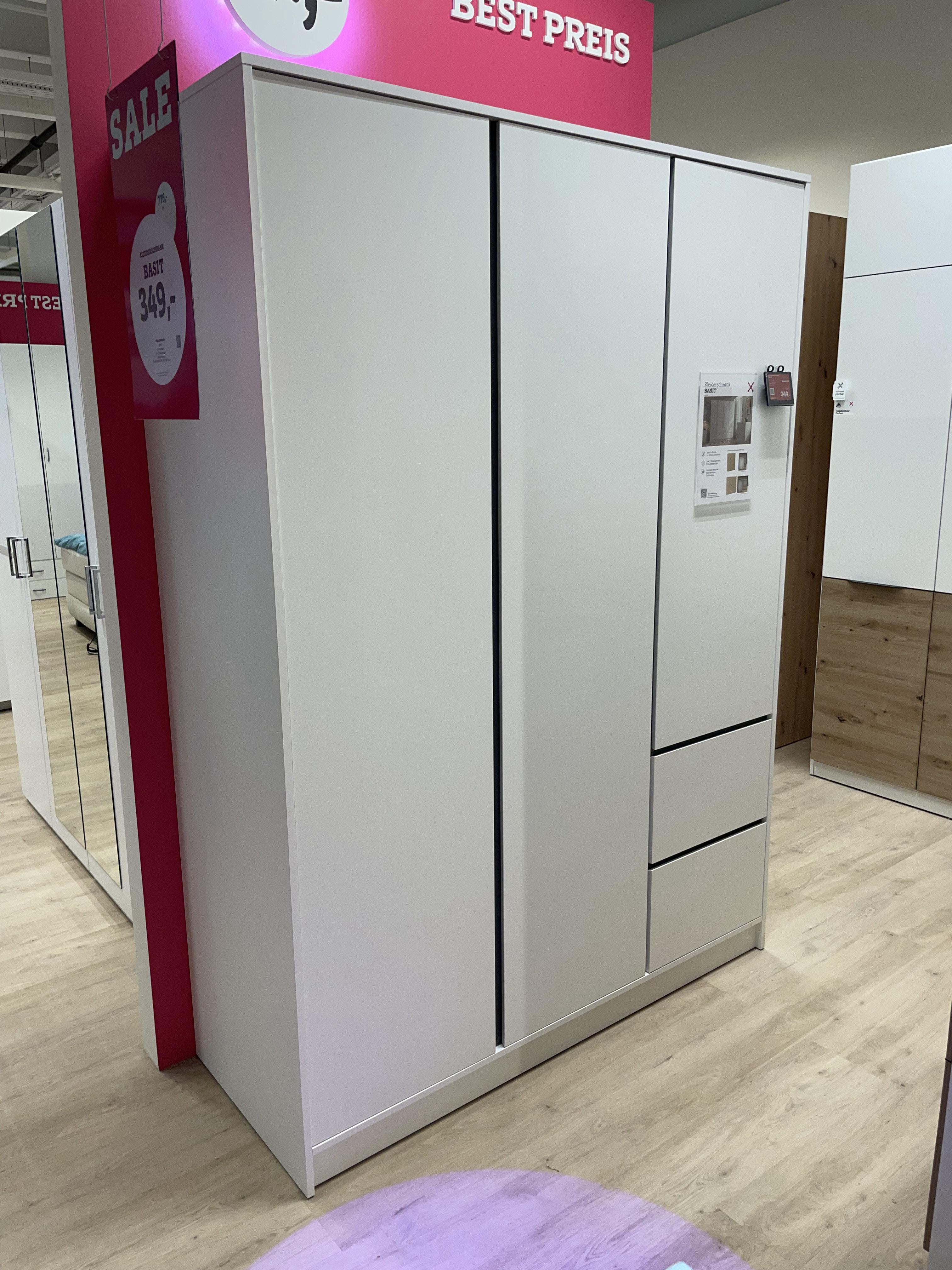 Kleiderschrank Basit