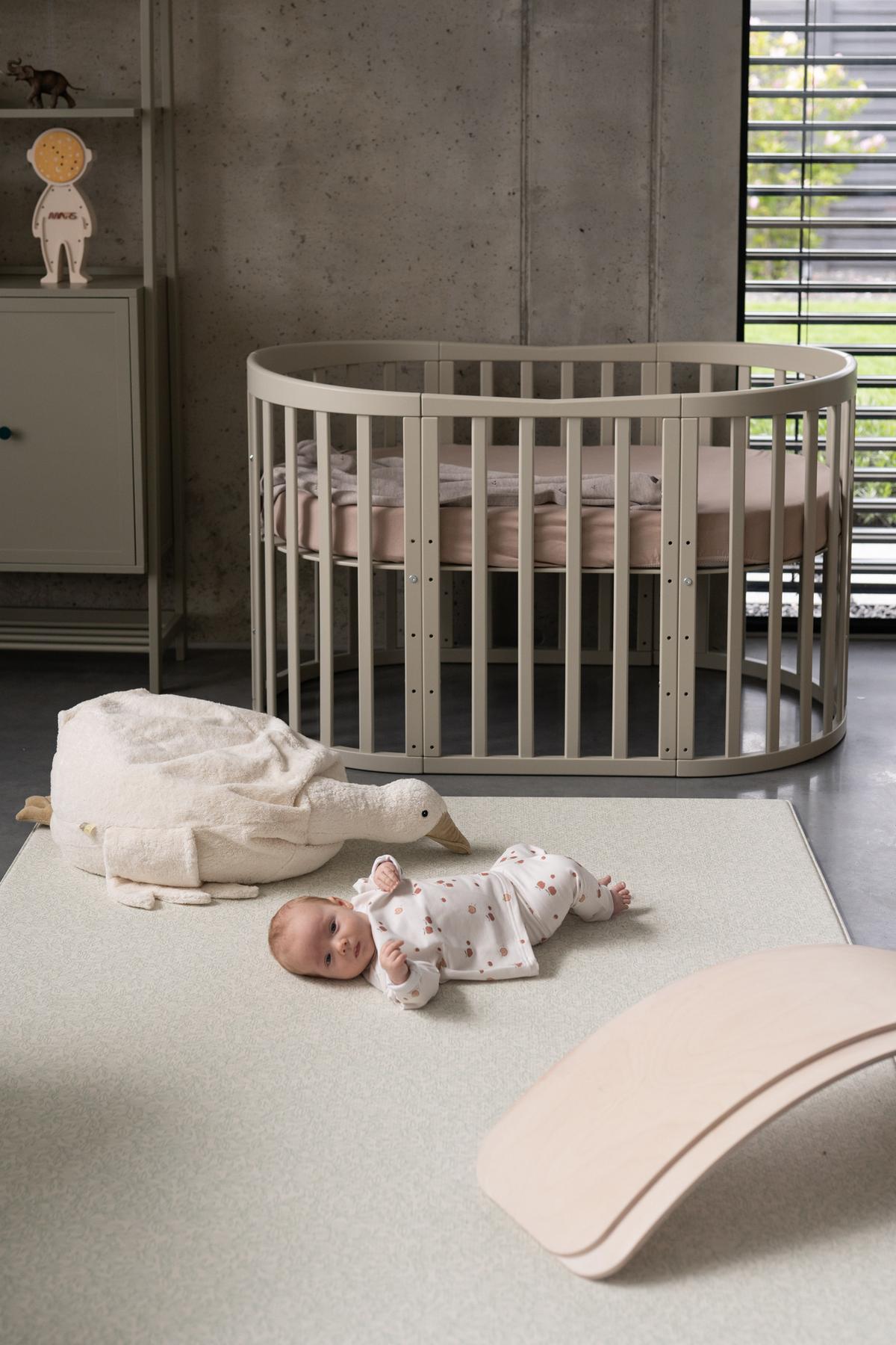 BABYBETT OLIVE OVAL 7in1 mit Matratze - Olivgrün, Holz/Textil (73/125cm) - waldin