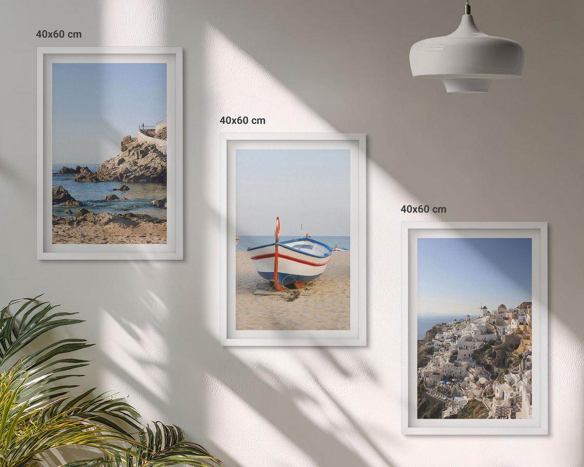 BILDER SET 3er Set - 40x60 cm Weißer Rahmen - Ansichten von Griechenland mit einem Boot und Häusern - Weiß, Kunststoff (40/60cm) - TULUP