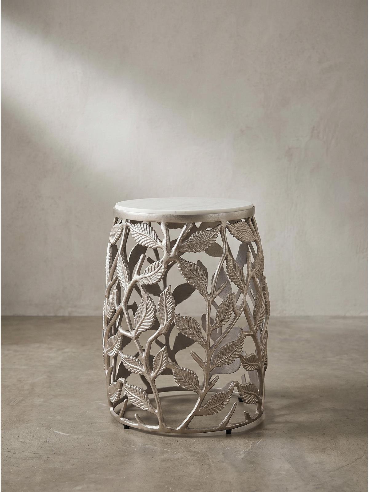 BEISTELLTISCH ALASSIO, Marmor, handgefertigt, Silber-Weiß, Ø 40 x 46 cm - Silberfarben, Stein/Metall (40/40/46cm) - KADIMA DESIGN