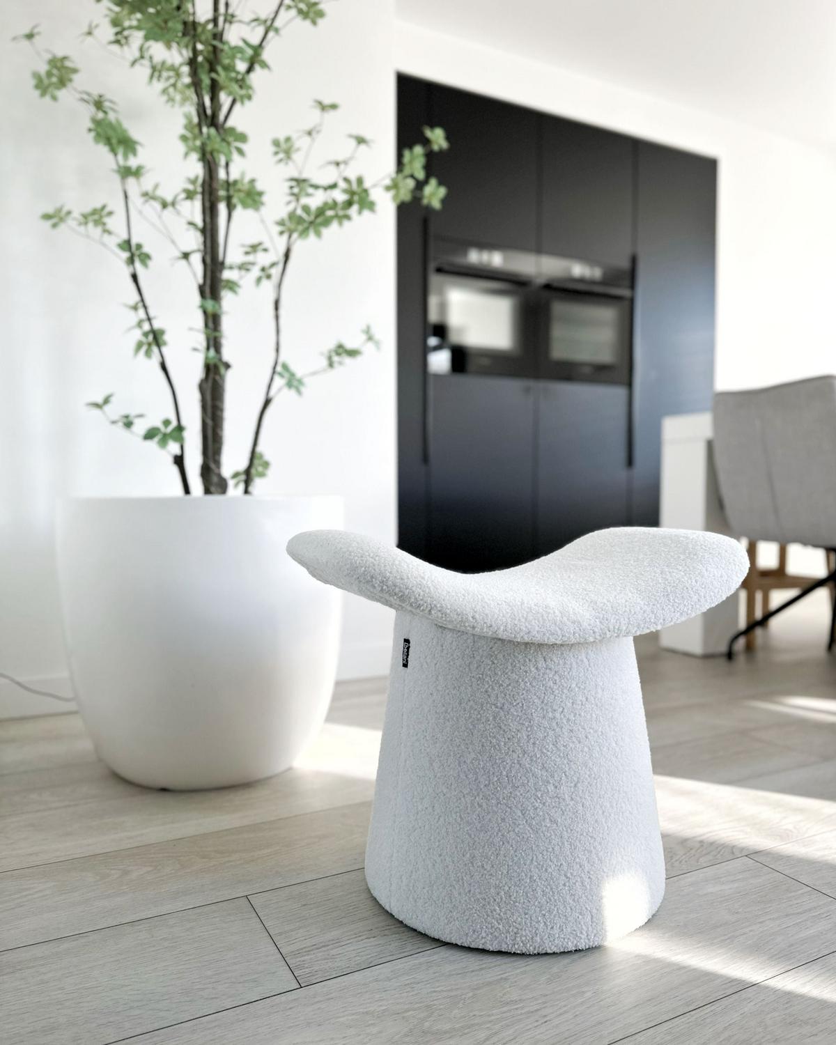 POUF Cremeweiß Riddle - Weiß, Textil (57/46/38cm) - Beliani