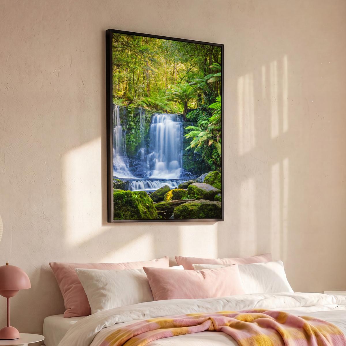 LEINWAND Bilder mit Rahmen - Dschungel - Wasserfall - Australien - Pflanzen - Natur - 80x120 - Dunkelgrün, Textil (80/120cm) - MuchoWow