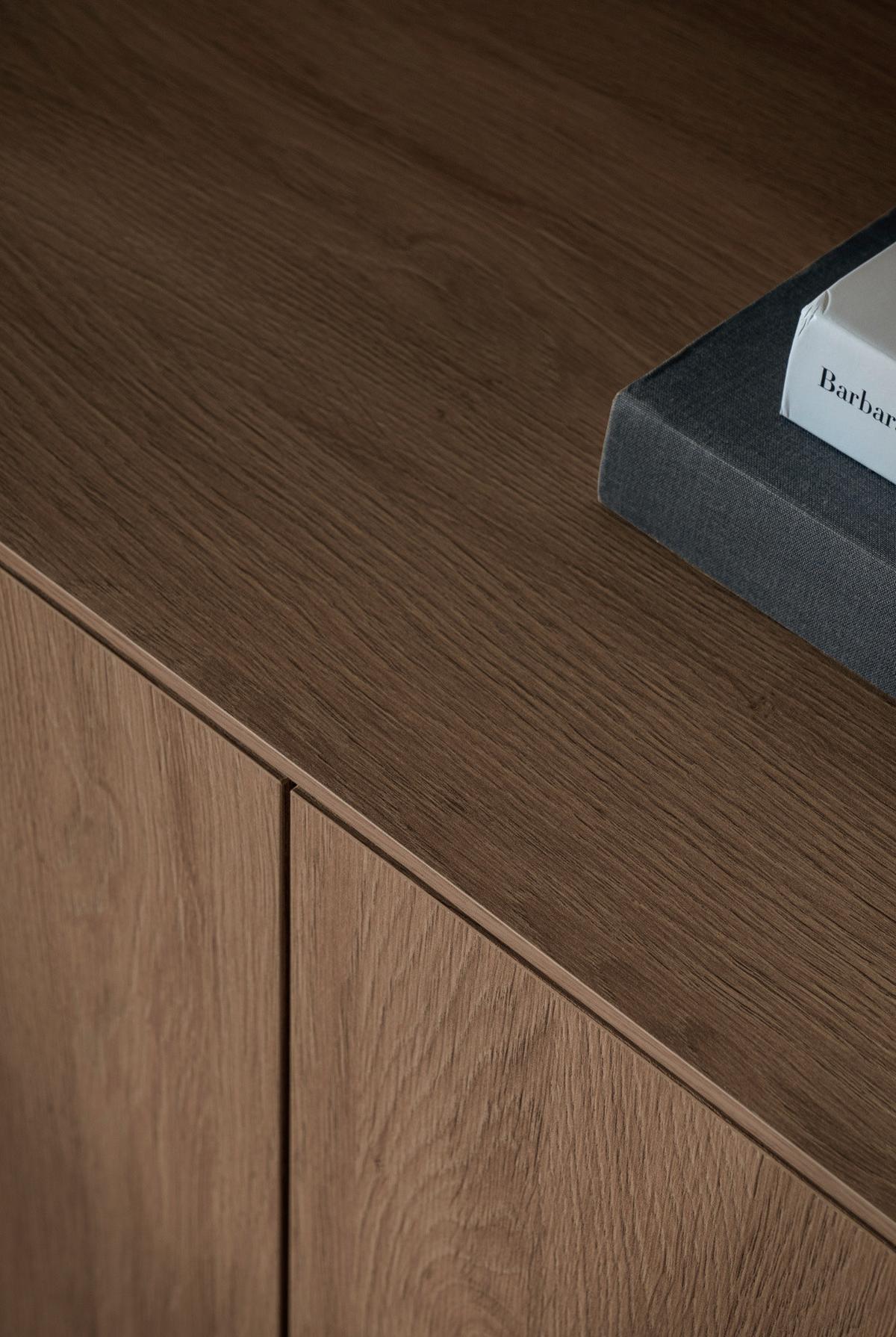 WOHNWAND in Nussbaum 3-teilig 400 cm, Komplett-Set mit Push-to-Open - Nussbaumfarben/Schwarz, Glas/Holzwerkstoff (400/200/40cm) - Furn.Design