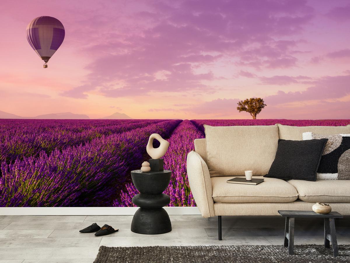FOTOTAPETE für Wohnzimmer Lavendelfeld Heißluftballon Provence 400x280 - Violett/Lila, Papier (400/280cm) - Muralo