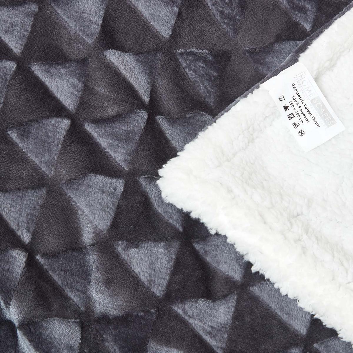 KUSCHELDECKE Sherpa 200/230 cm, Samtdecke mit Dreieckmuster - Dunkelgrau, Textil (200/230cm) - Homescapes