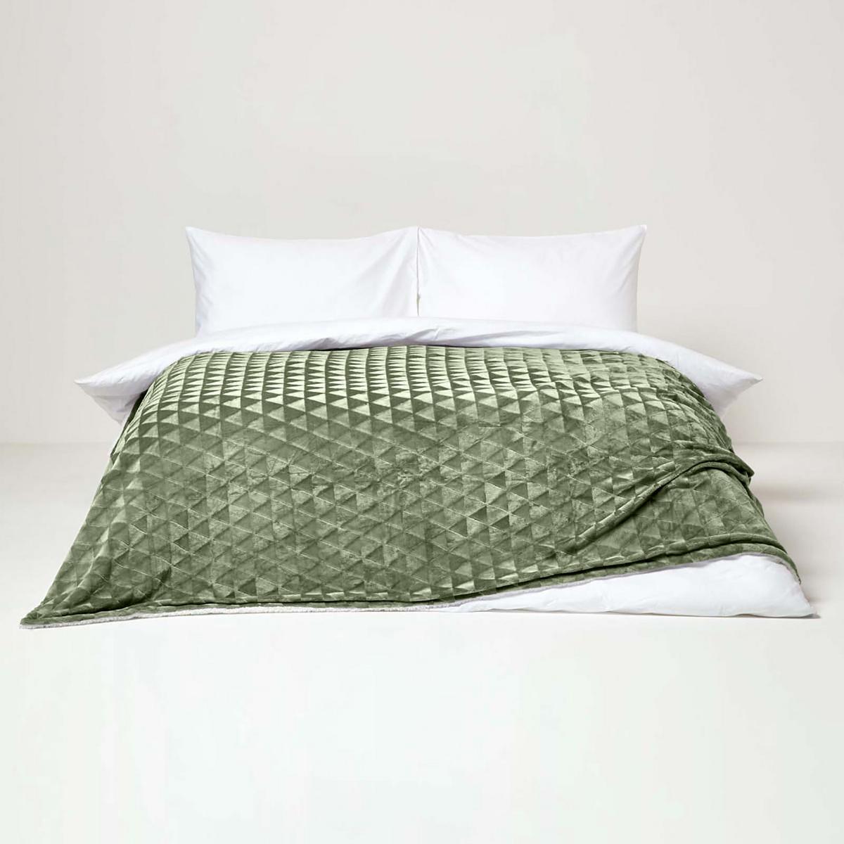 KUSCHELDECKE Sherpa 160/200 cm, Samtdecke mit Dreieckmuster - Salbeigrün, Textil (160/200cm) - Homescapes