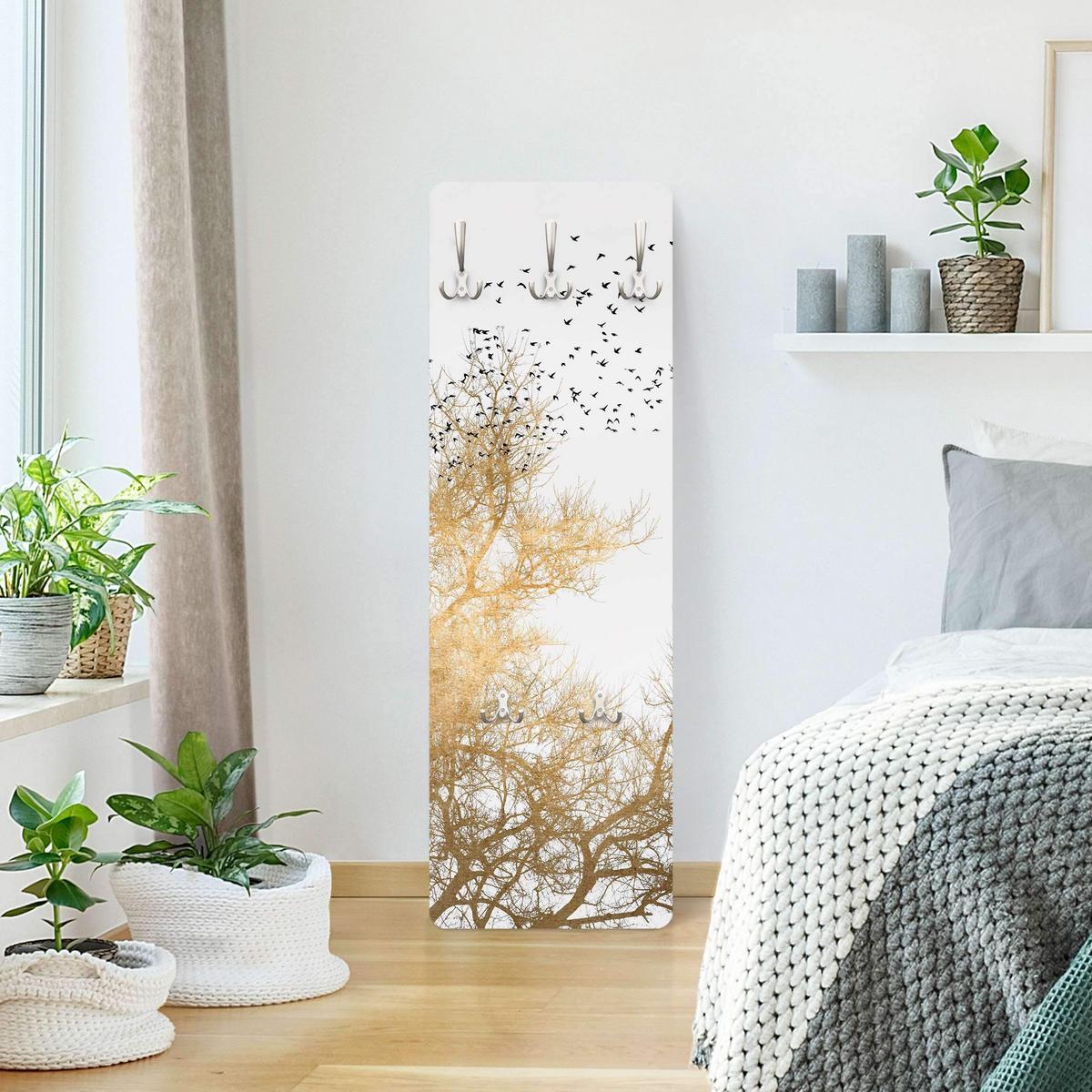 WANDGARDEROBE - Vogelschwarm vor goldenem Baum 34/105 cm - Goldfarben, Holzwerkstoff (34/105/1.6cm) - Bilderwelten
