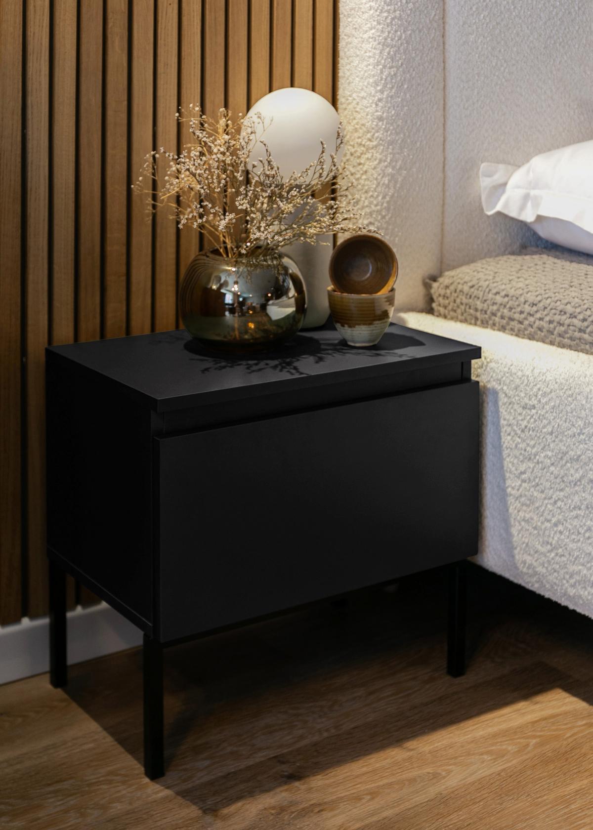 NACHTSCHRANK Bemmi Schwarz mit schwarzen Beinen - Schwarz, Holzwerkstoff/Metall (49/43/32cm) - Selsey