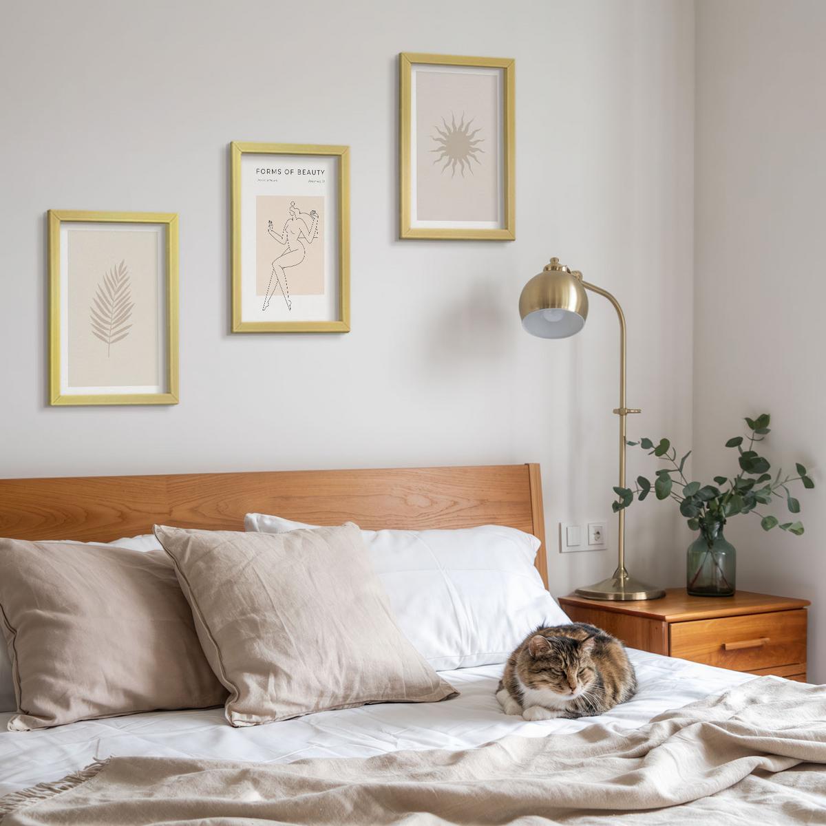 BILDER SET 3er Set - 20x30 cm Goldrahmen - Eine Sammlung minimalistischer Formen - Goldfarben, Kunststoff (20/30cm) - TULUP