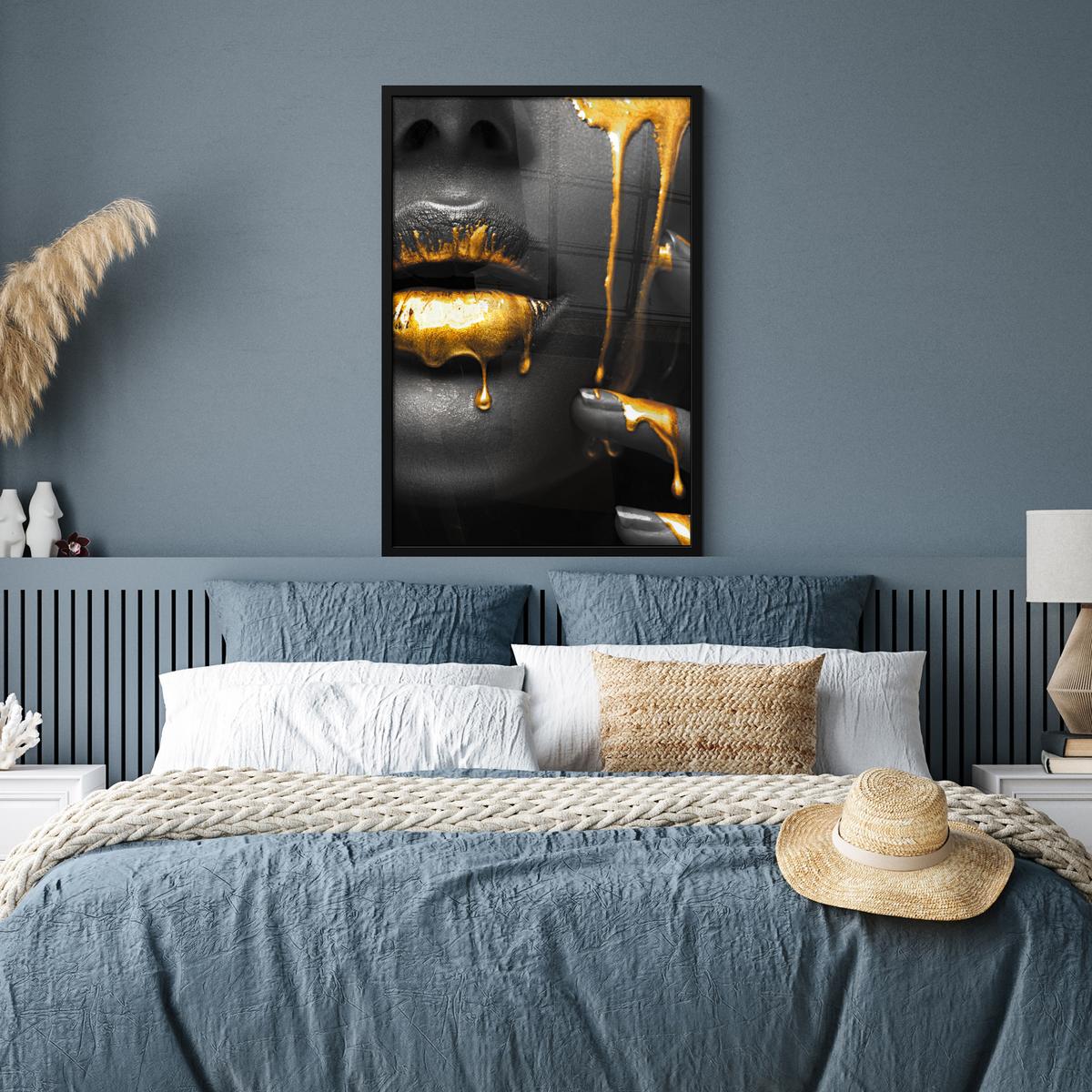 POSTER MIT RAHMENGERAHMTES BILD Frau - Schwarz - Gold - Gesicht - Lippen 60x90 cm - Goldfarben, Papier (60/90cm) - MuchoWow