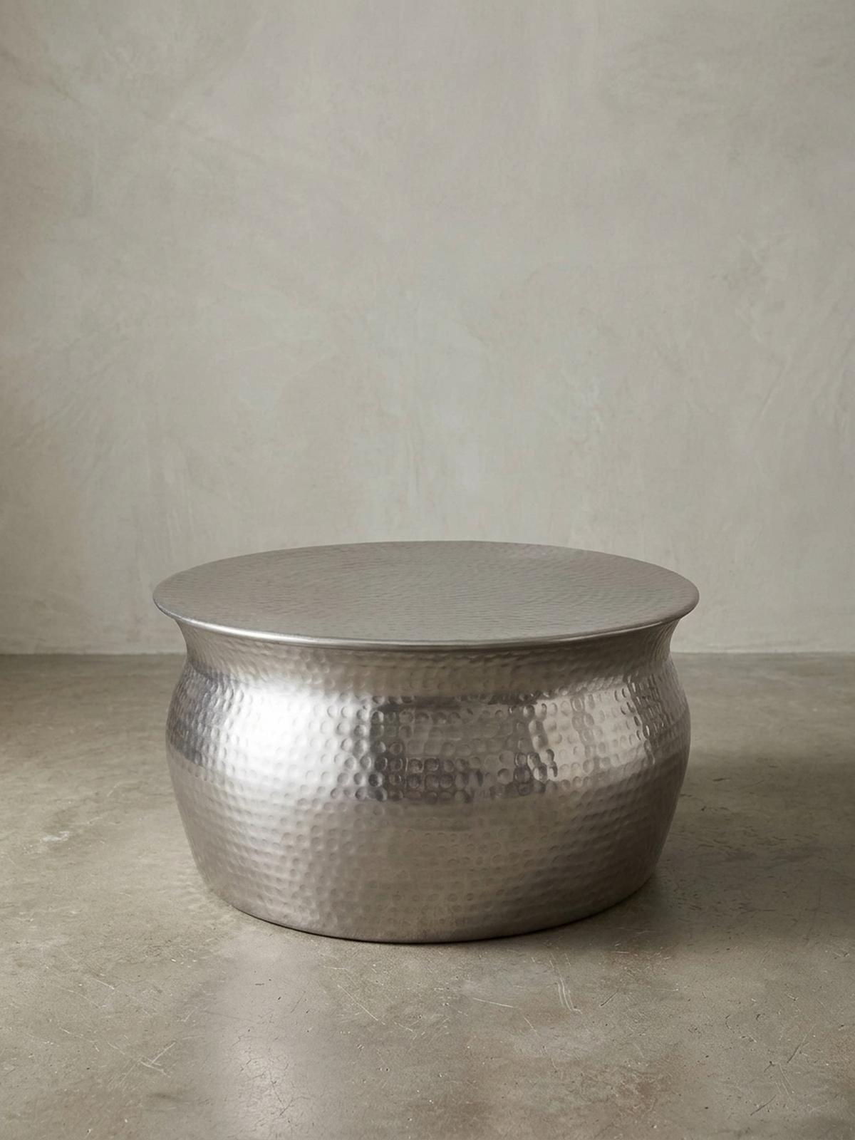 COUCHTISCH ENNS: Orientalisch, Hammerschlagstrukturen, Aluminium, Handgefertigt, Silber 60x60x30 cm - Silberfarben, Metall (60/60/30cm) - KADIMA DESIGN