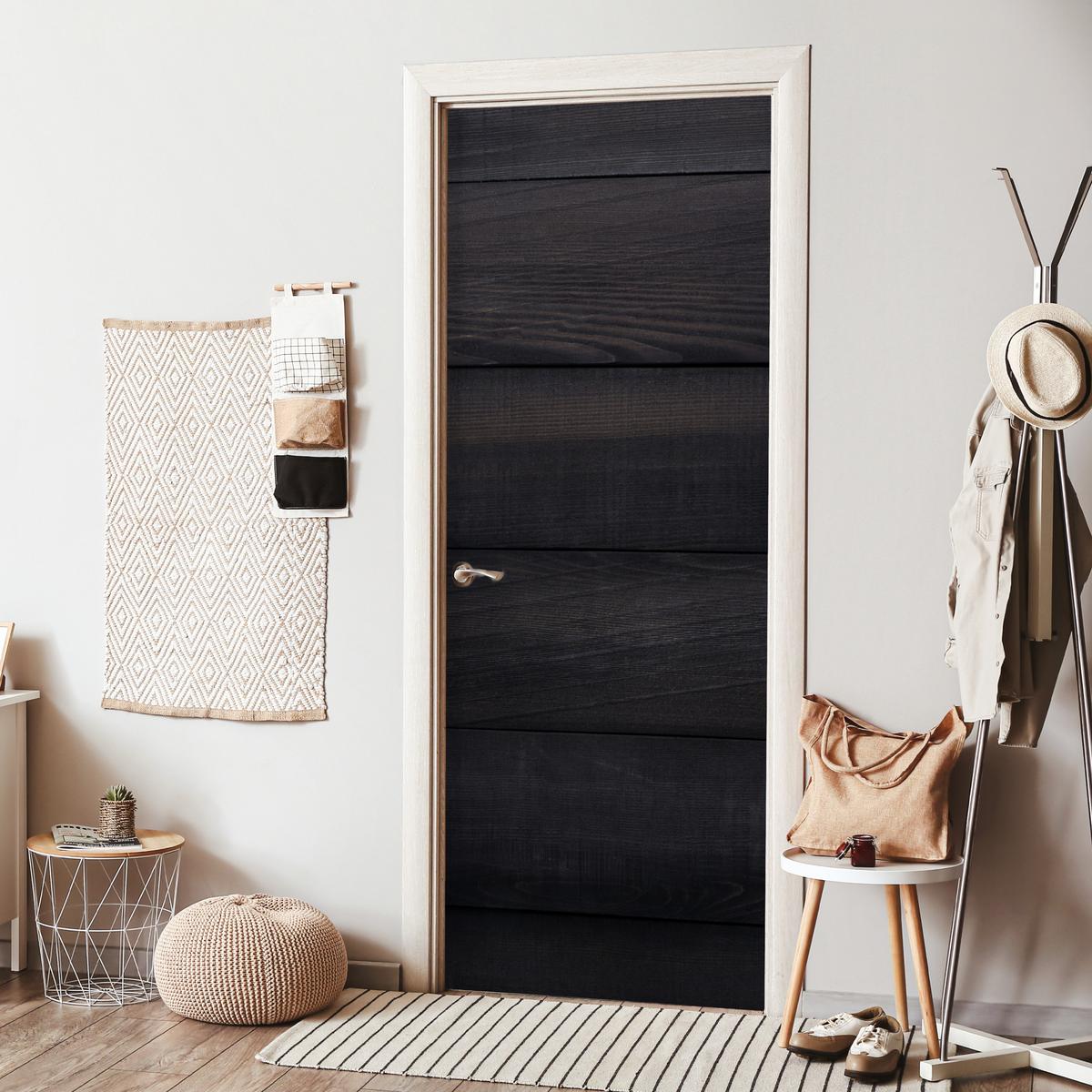 TÜRAUFKLEBER Schwarzer Hintergrund mit einer Plankenstruktur 90x235 cm - Türtapete - Schwarz, Kunststoff (90/0.1cm) - MuchoWow