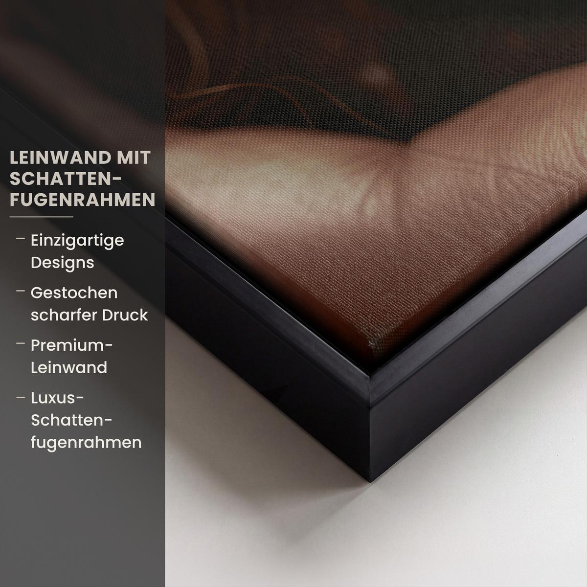 LEINWAND Bilder mit Rahmen - Frau - Gold - Luxus - Porträt - 70x100 - Goldfarben, Textil (70/100cm) - MuchoWow