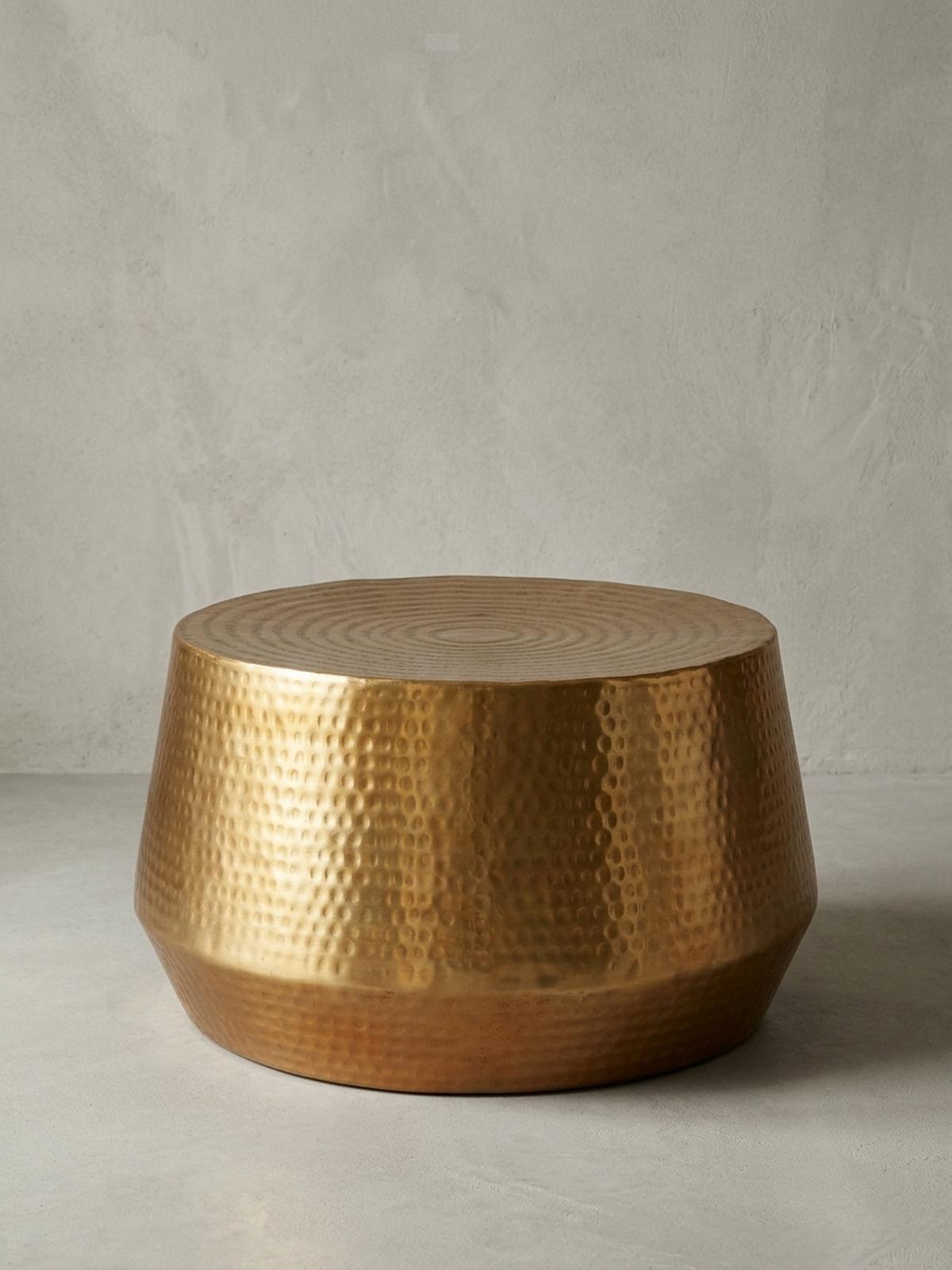 COUCHTISCH orientalisch Aluminium Hammerschlagstruktur mit praktischer Ablage, Gold 60x60x36 cm - Goldfarben, Metall (60/60/36cm) - KADIMA DESIGN