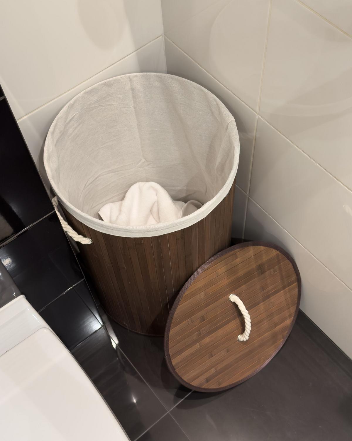 KORB Braun Sannar - Braun/Weiß, Holz (40/60/40cm) - Beliani