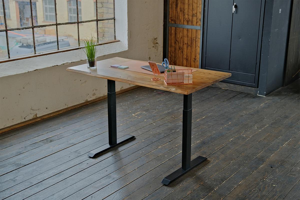 SCHREIBTISCH LORA elektrisch höhenverstellbar Holz Akazie - Zwetschgeholzfarben/Schwarz, Holz (90/180/72cm) - KAWOLA