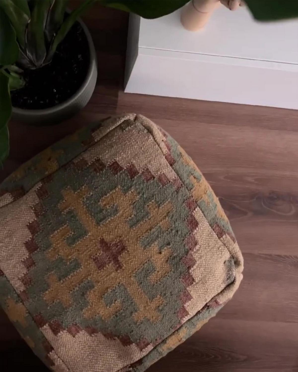 POUF Saron 50/50/30 cm - Grün, Naturmaterialien (50/30/50cm) - Beliani