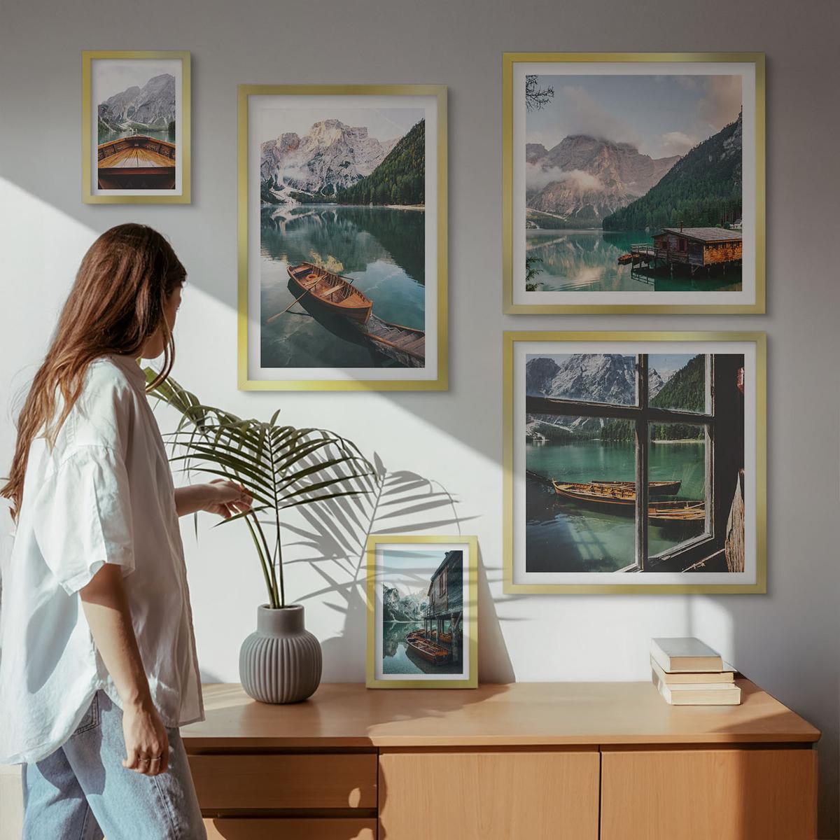 BILDER SET 5er Set - 50x50 cm & 20x30 cm & 40x60 cm Goldrahmen - See, Berge, Boote, Hütte, Fenster - Goldfarben, Kunststoff (40/60cm) - TULUP