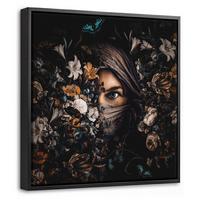 LEINWAND Bilder mit Rahmen - Frau - Luxus - Blumen - Schmetterling - Porträt - 20x20 - Schwarz, Textil (20/20cm) - MuchoWow