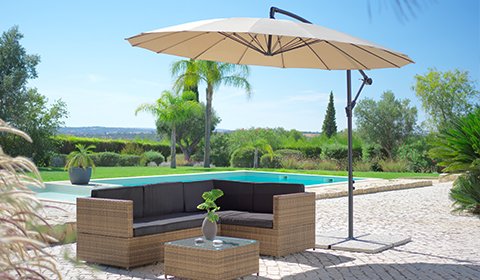 Große Auswahl an Sonnenschirmen in verschiedenen Farben und Größen günstig kaufen bei mömax.