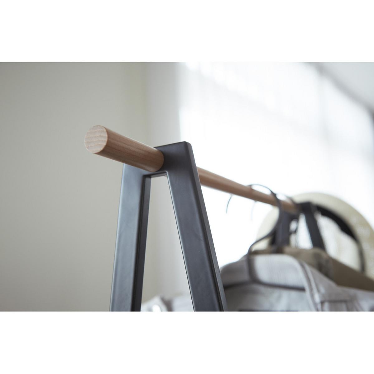 KLEIDERSTÄNDER aus Metall und Holz - H140 cm - Schwarz, Holz/Metall (47/140/22cm) - Yamazaki