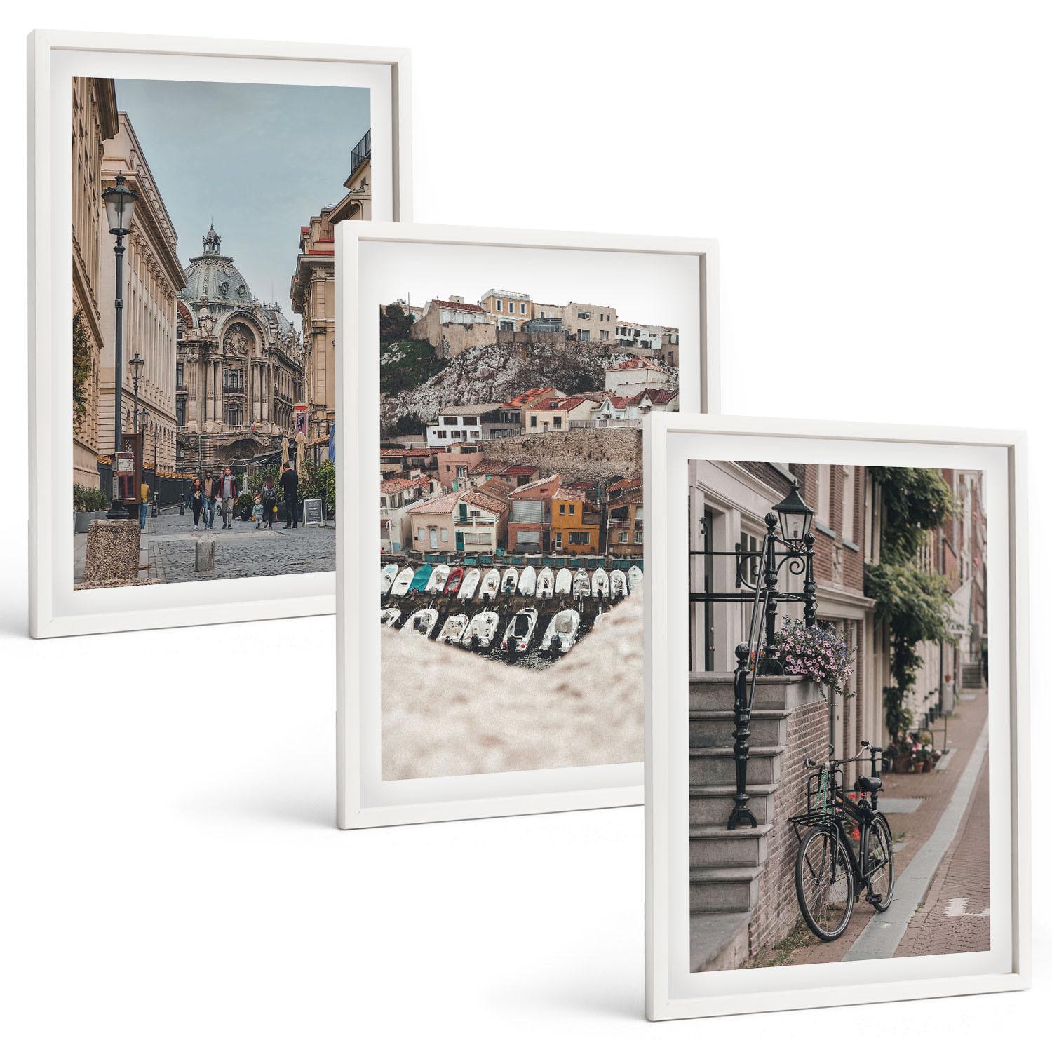 BILDER SET 3er Set - 40x60 cm Weißer Rahmen - Die charmanten Straßen des Hafens der Stadt - Weiß, Kunststoff (40/60cm) - TULUP